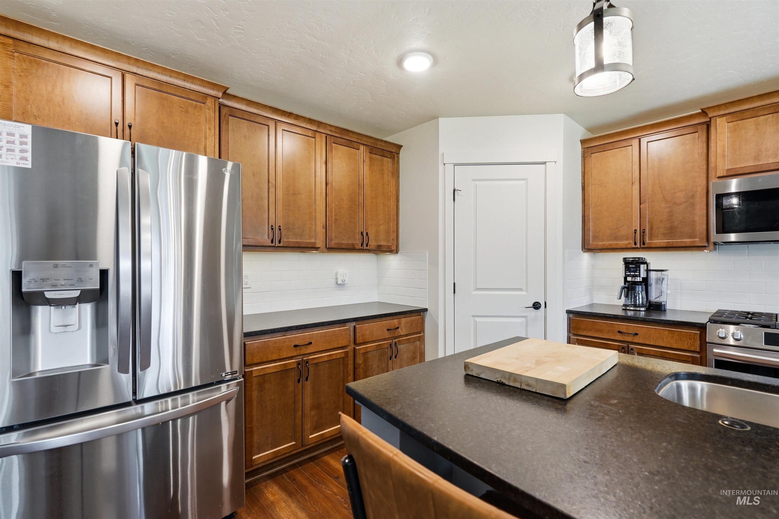 10457 W Tower Grove Ct., Star, Idaho 83669, 3 Bedrooms, 2 Bathrooms, Residential For Sale, Price $599,000, 98993012
