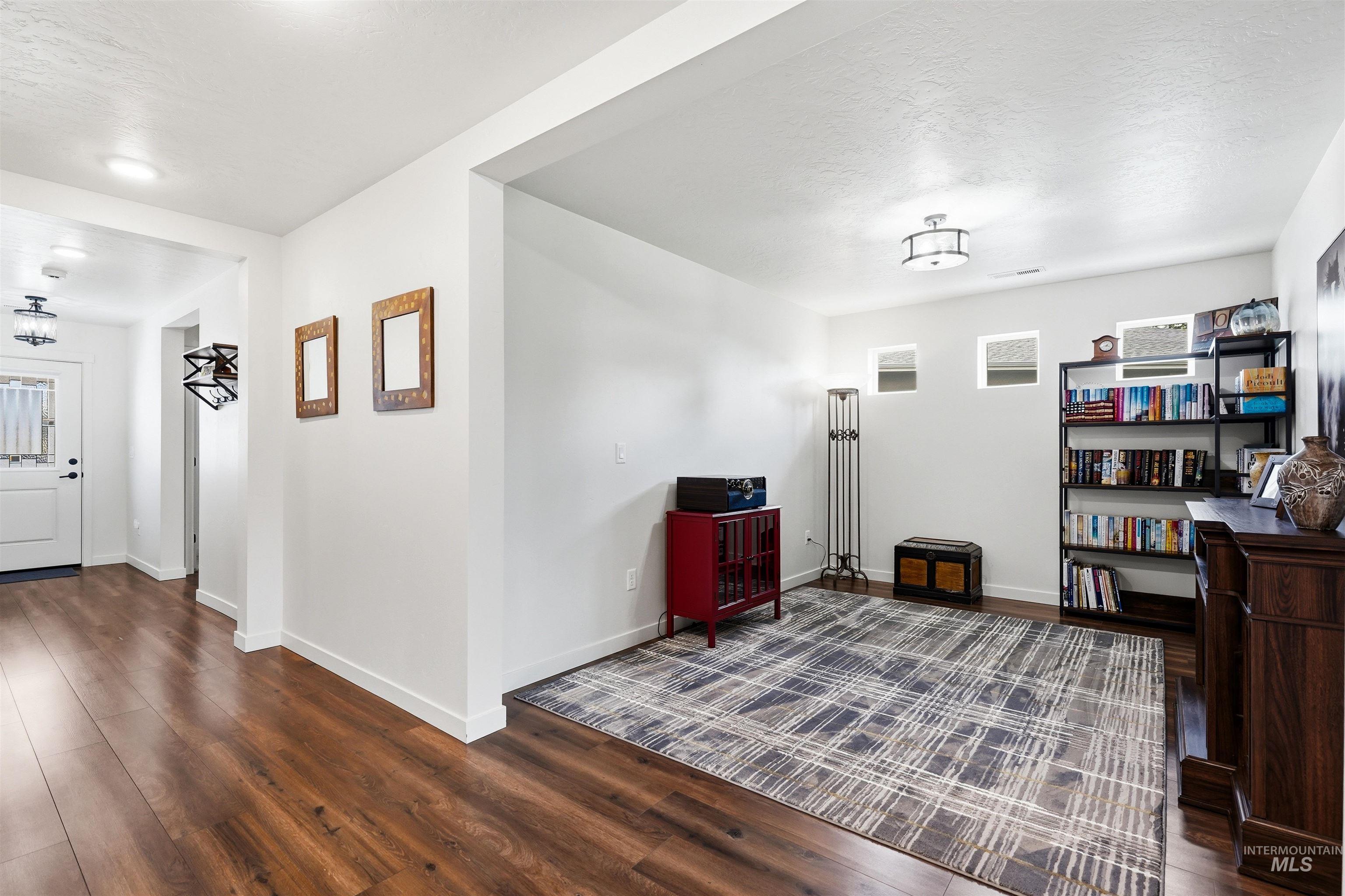 10457 W Tower Grove Ct., Star, Idaho 83669, 3 Bedrooms, 2 Bathrooms, Residential For Sale, Price $599,000, 98993012