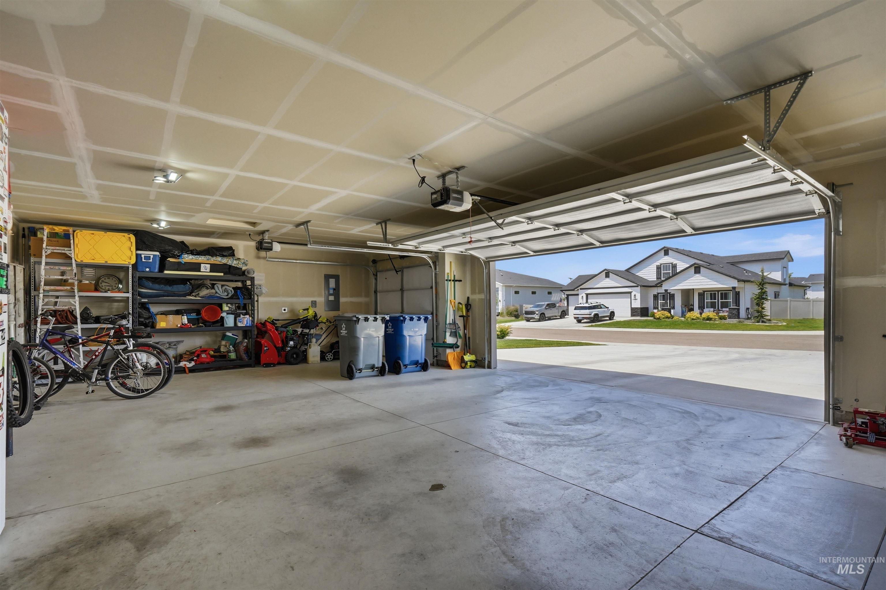 10457 W Tower Grove Ct., Star, Idaho 83669, 3 Bedrooms, 2 Bathrooms, Residential For Sale, Price $599,000, 98993012