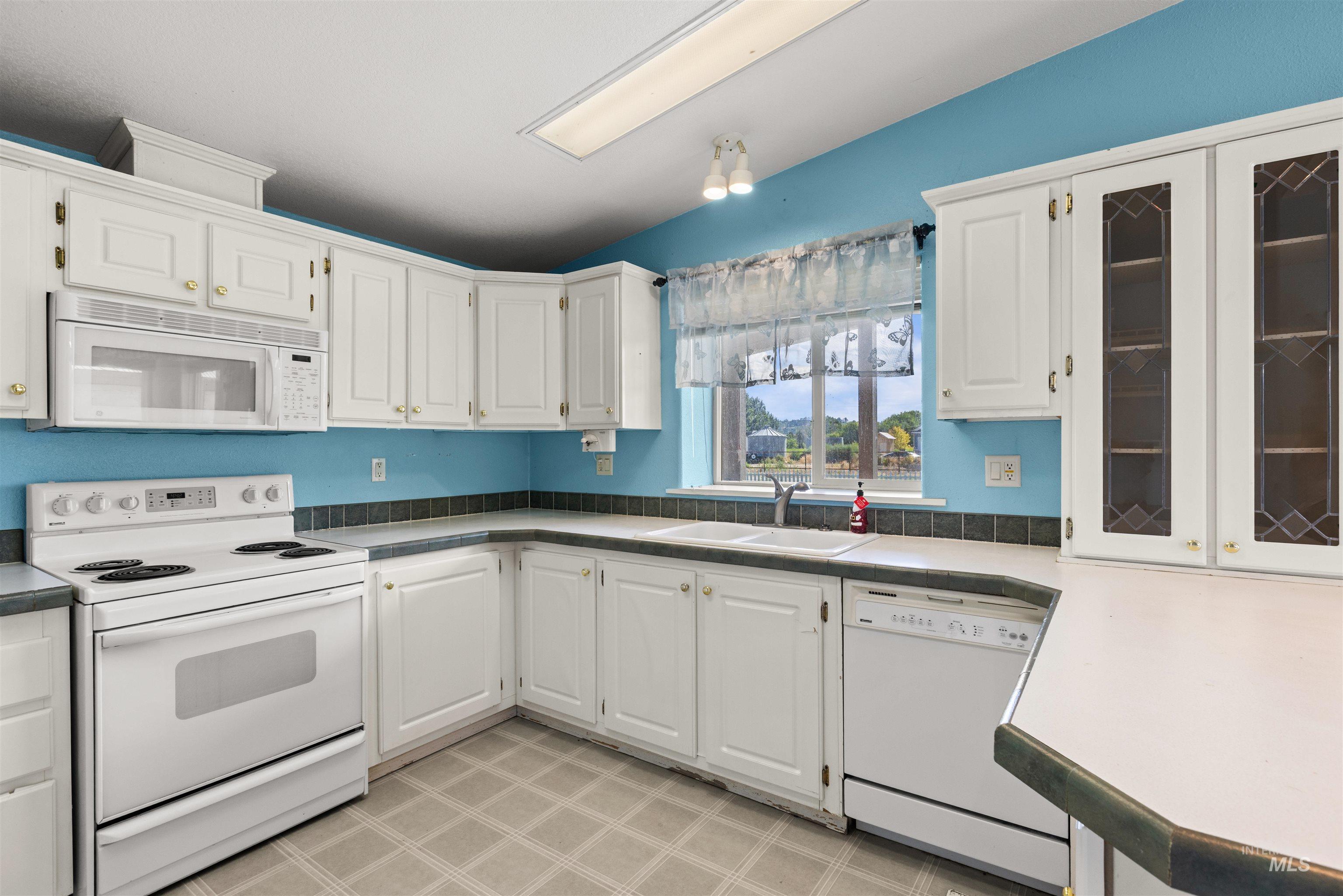 5733 Old Bruneau Hwy, Marsing, Idaho 83639, 3 Bedrooms, 2 Bathrooms, Residential For Sale, Price $420,000, 98993014