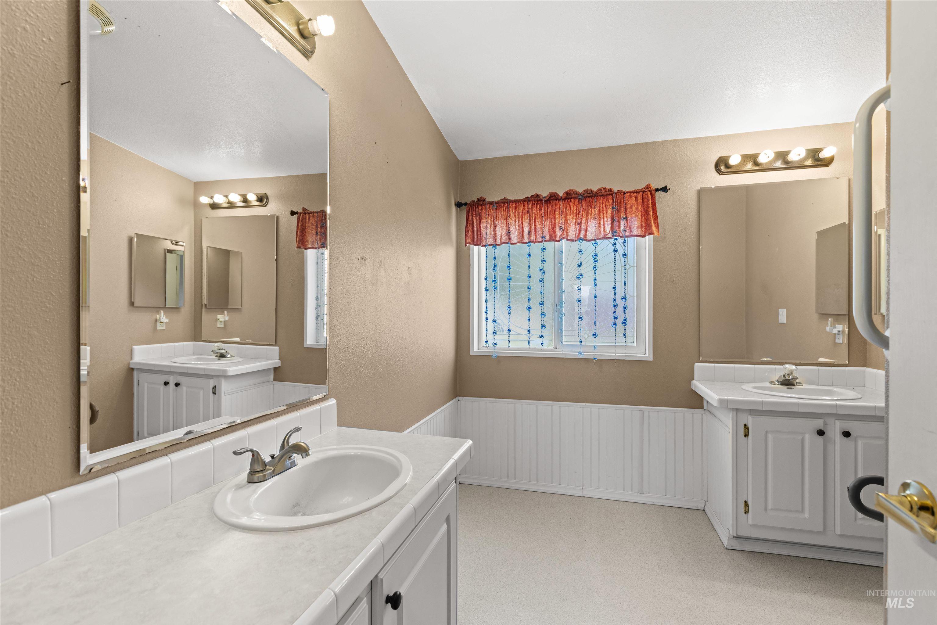 5733 Old Bruneau Hwy, Marsing, Idaho 83639, 3 Bedrooms, 2 Bathrooms, Residential For Sale, Price $420,000, 98993014