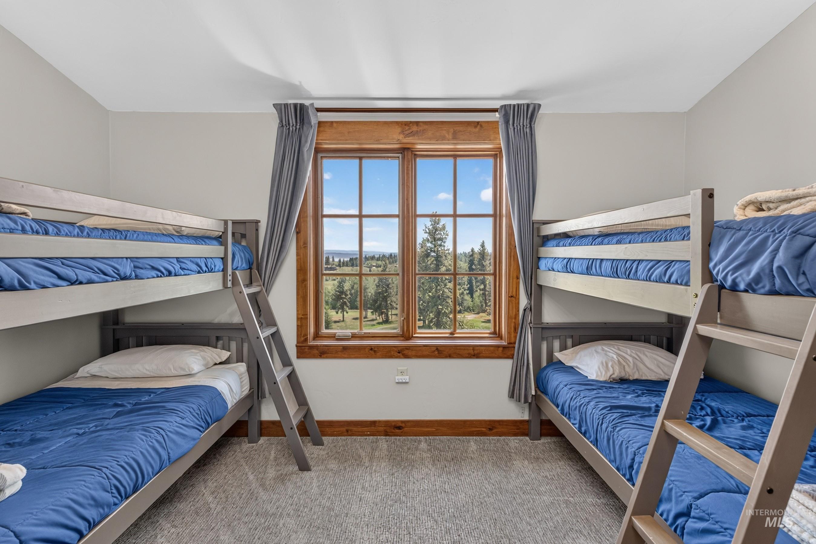 75 Arling Center Court, Donnelly, Idaho 83615, 2 Bedrooms, 2 Bathrooms, Residential For Sale, Price $1,199,000, 98993015