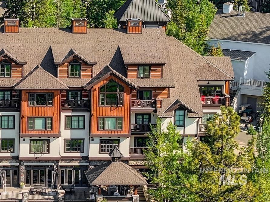 75 Arling Center Court, Donnelly, Idaho 83615, 2 Bedrooms, 2 Bathrooms, Residential For Sale, Price $1,199,000, 98993015