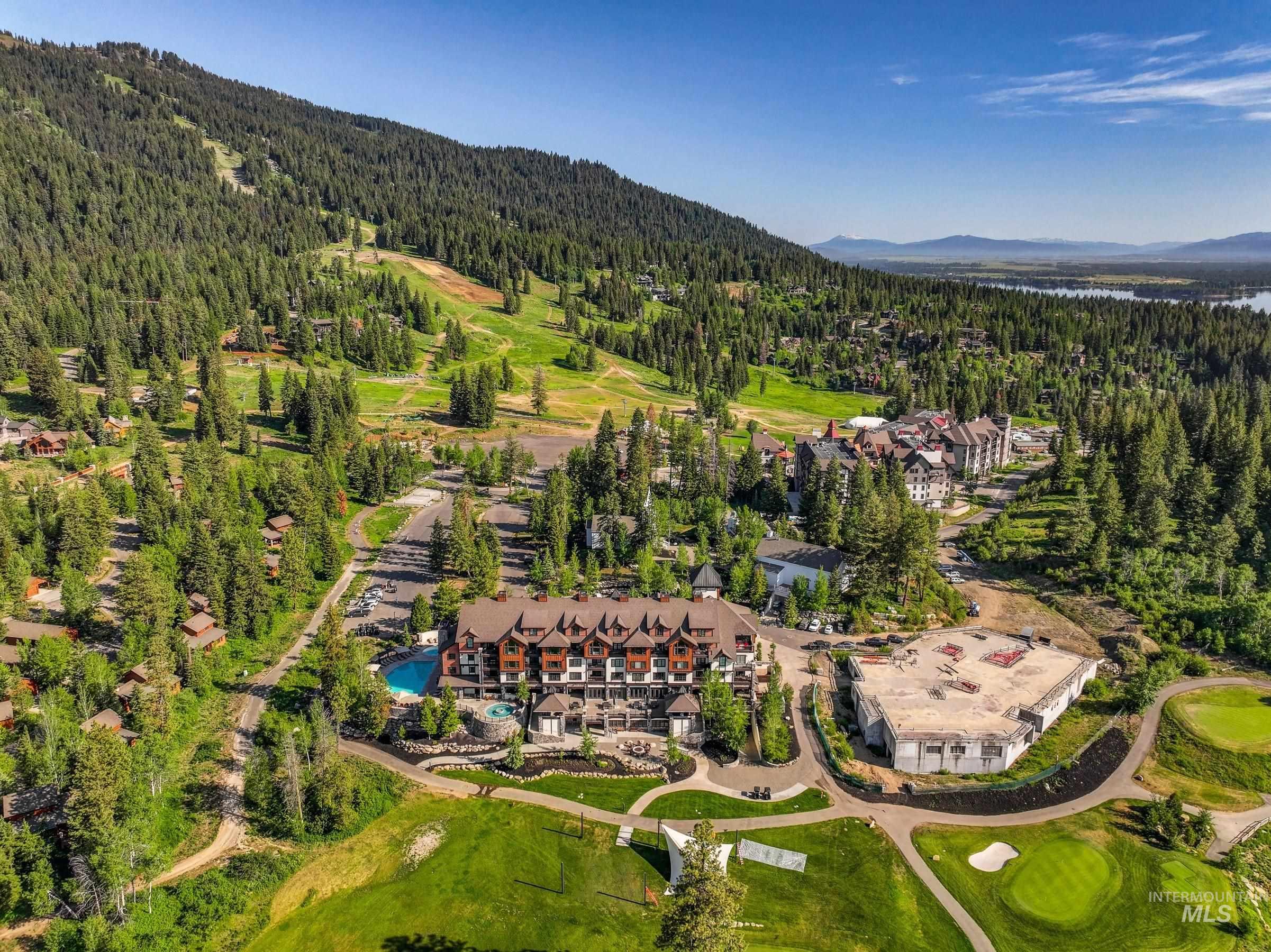 75 Arling Center Court, Donnelly, Idaho 83615, 2 Bedrooms, 2 Bathrooms, Residential For Sale, Price $1,199,000, 98993015