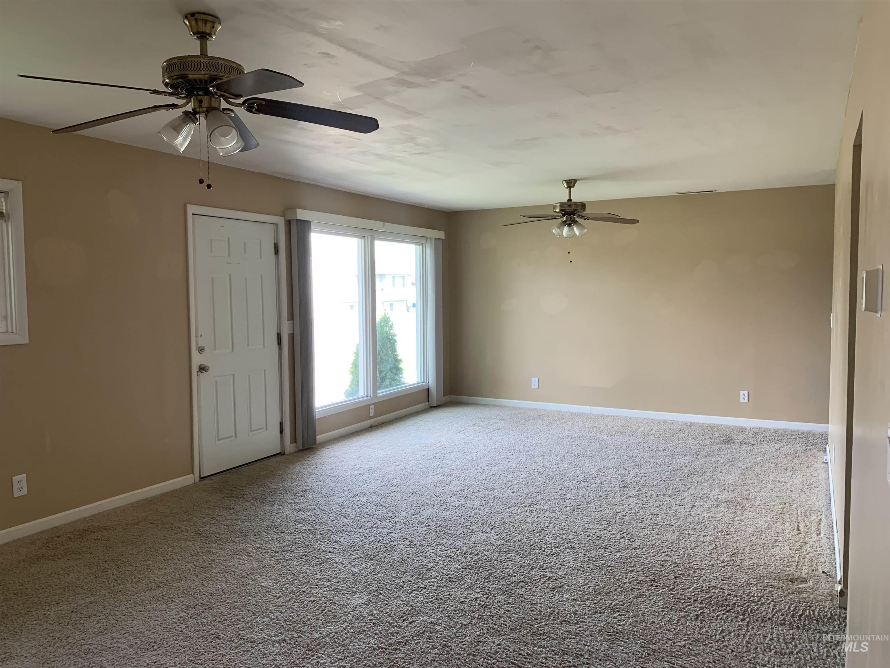 917 15th Dr, Rupert, Idaho 83350, 4 Bedrooms, 2 Bathrooms, Residential For Sale, Price $299,900,MLS 98993016