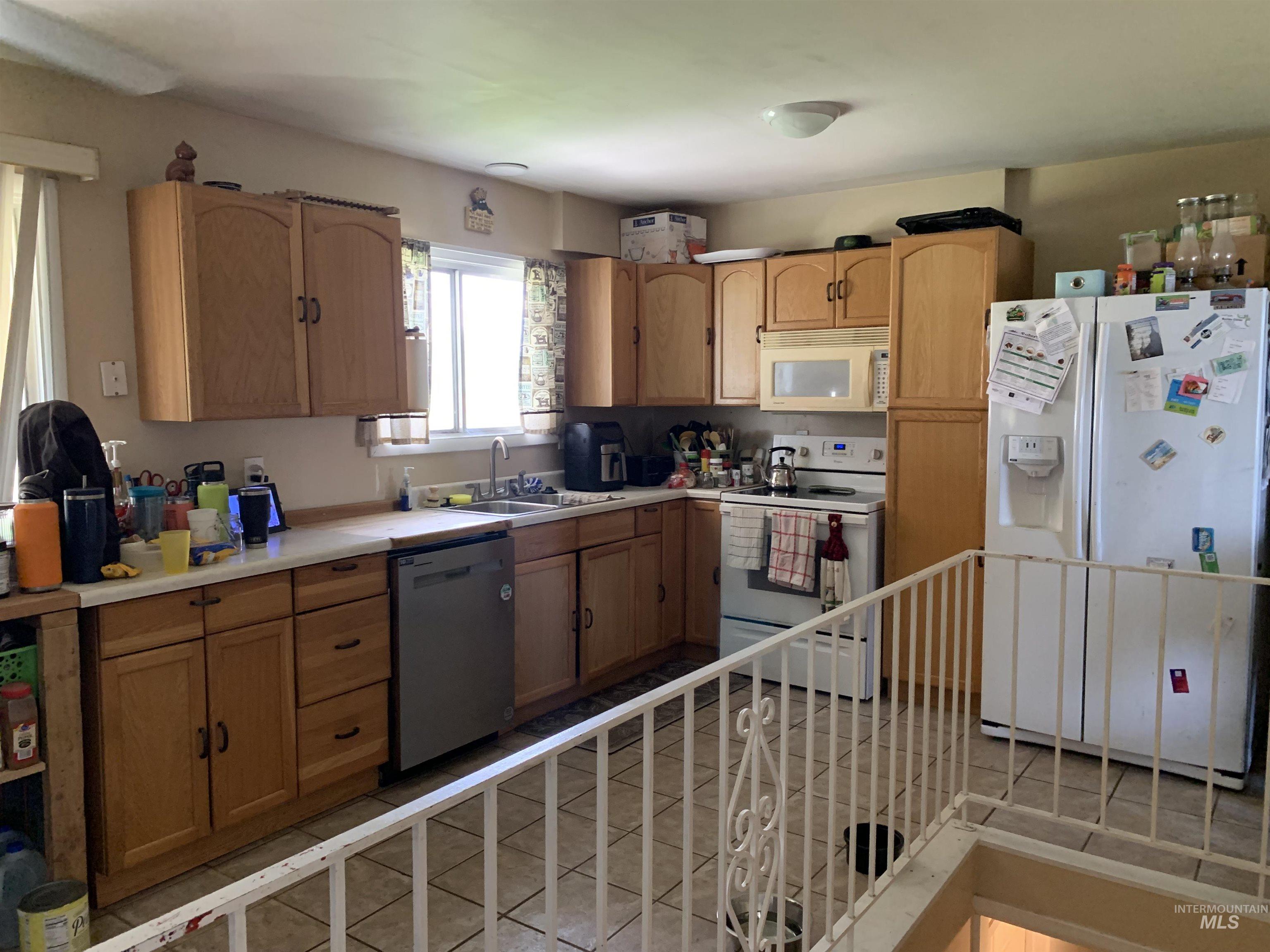 917 15th Dr, Rupert, Idaho 83350, 4 Bedrooms, 2 Bathrooms, Residential For Sale, Price $315,000, 98993016