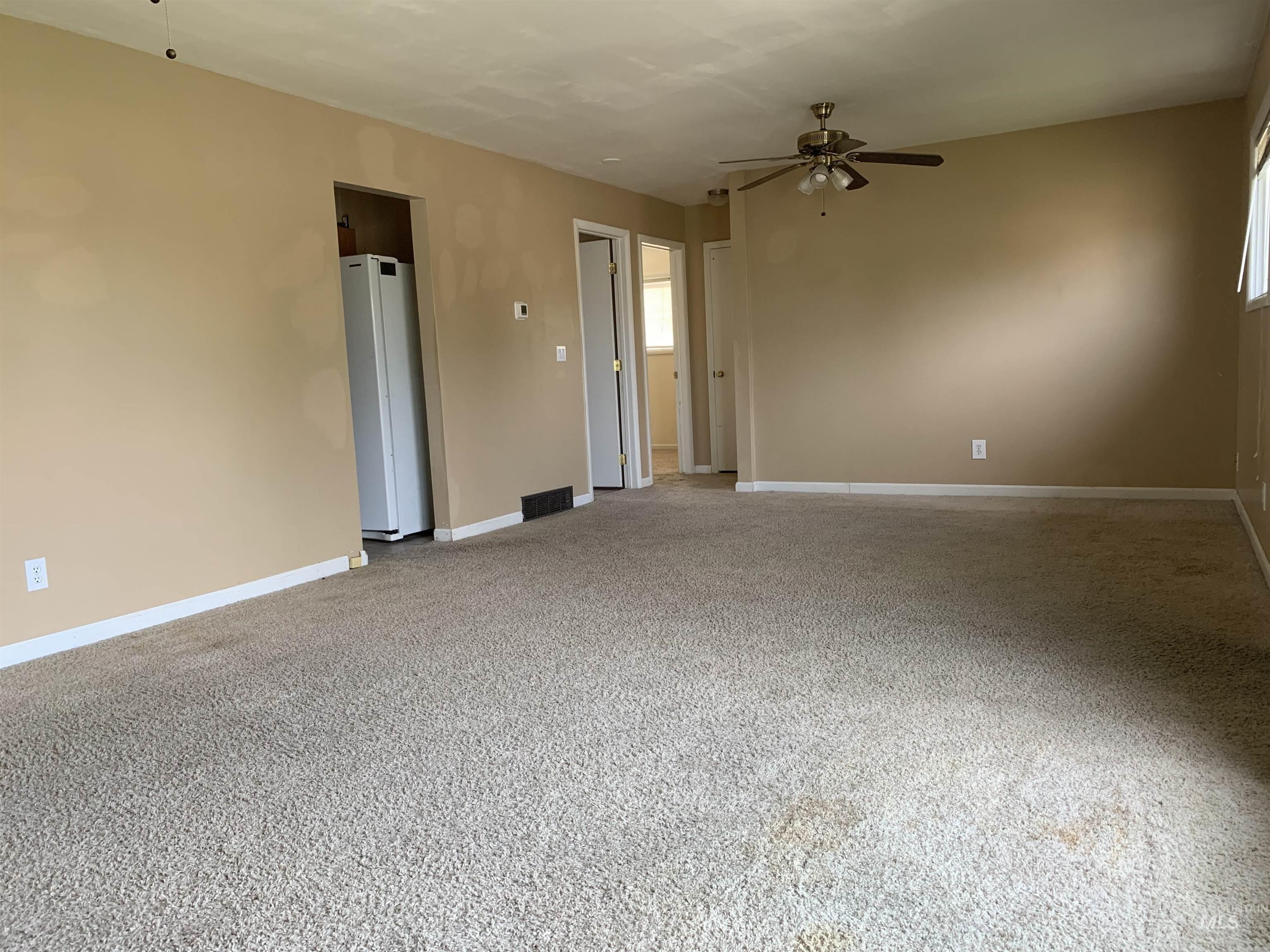 917 15th Dr, Rupert, Idaho 83350, 4 Bedrooms, 2 Bathrooms, Residential For Sale, Price $299,900,MLS 98993016