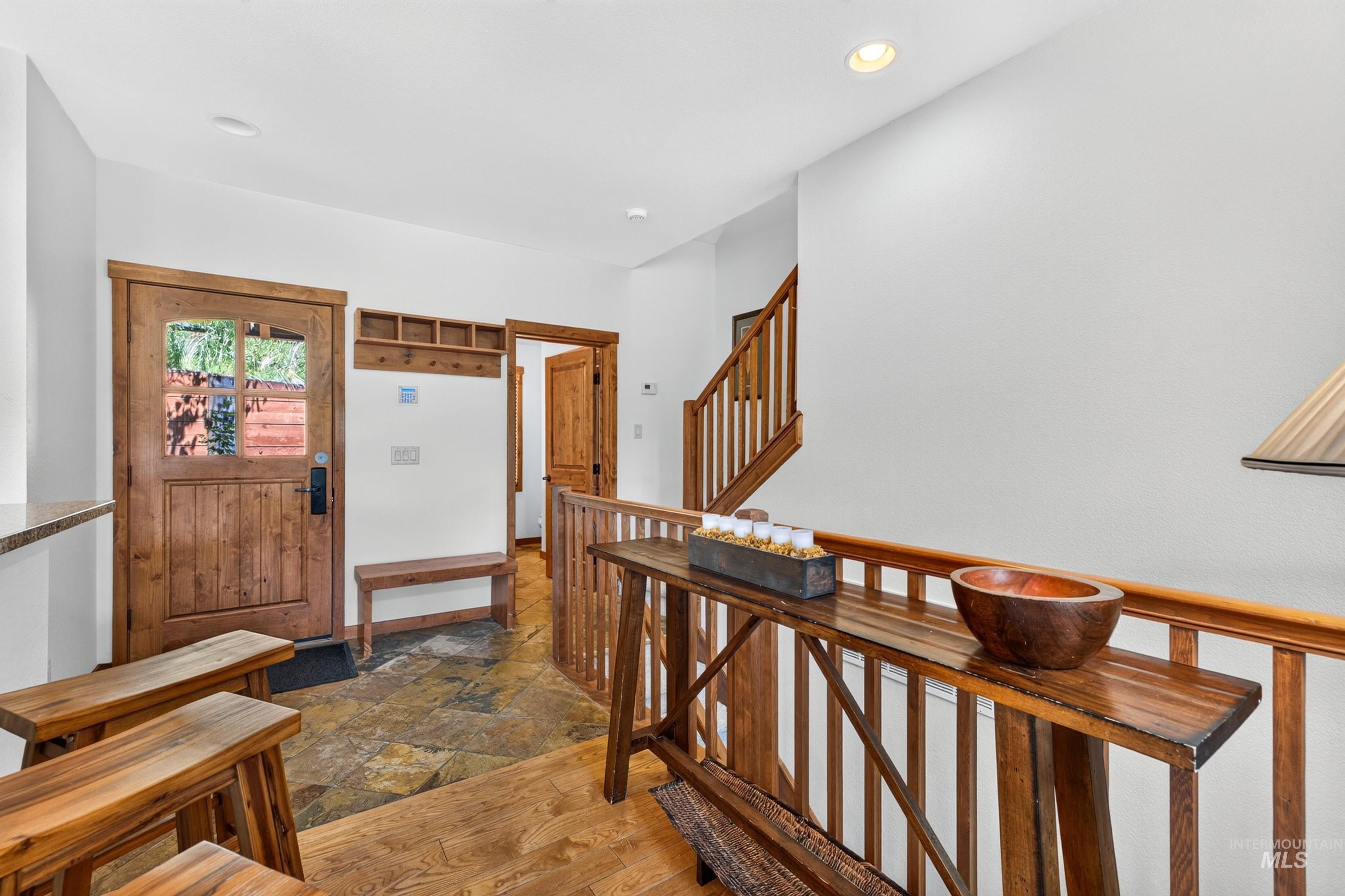 14 Golden Bench Court, Donnelly, Idaho 83615, 2 Bedrooms, 3 Bathrooms, Residential For Sale, Price $950,000, 98993017