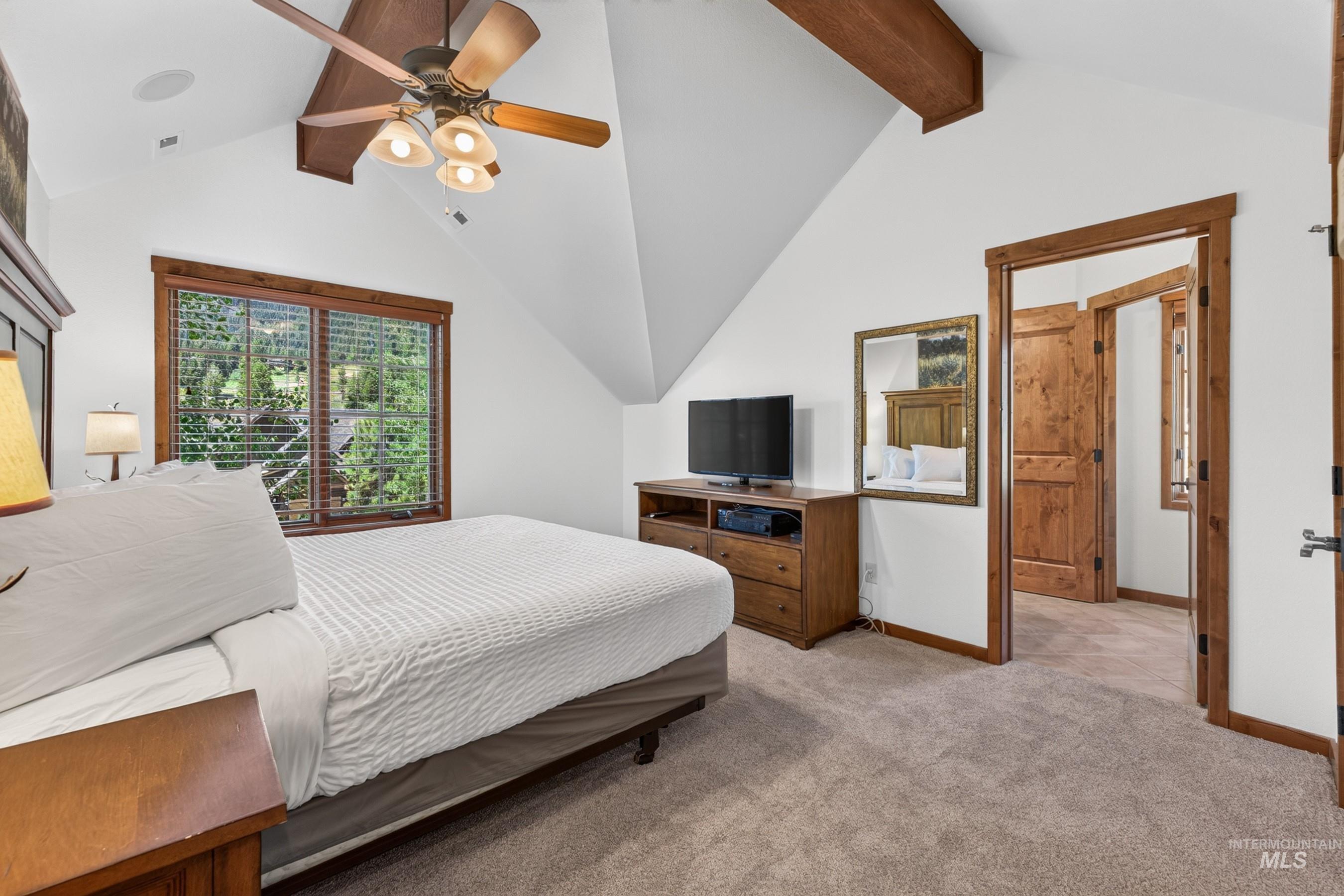 14 Golden Bench Court, Donnelly, Idaho 83615, 2 Bedrooms, 3 Bathrooms, Residential For Sale, Price $950,000, 98993017