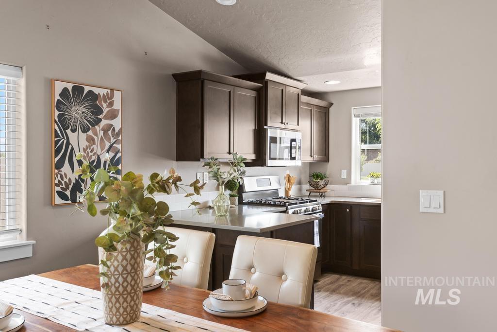 518 Belville Place, Caldwell, Idaho 83605, 3 Bedrooms, 2 Bathrooms, Residential For Sale, Price $380,000, 98993020