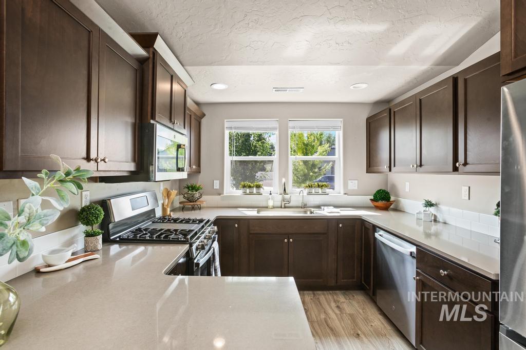 518 Belville Place, Caldwell, Idaho 83605, 3 Bedrooms, 2 Bathrooms, Residential For Sale, Price $380,000, 98993020