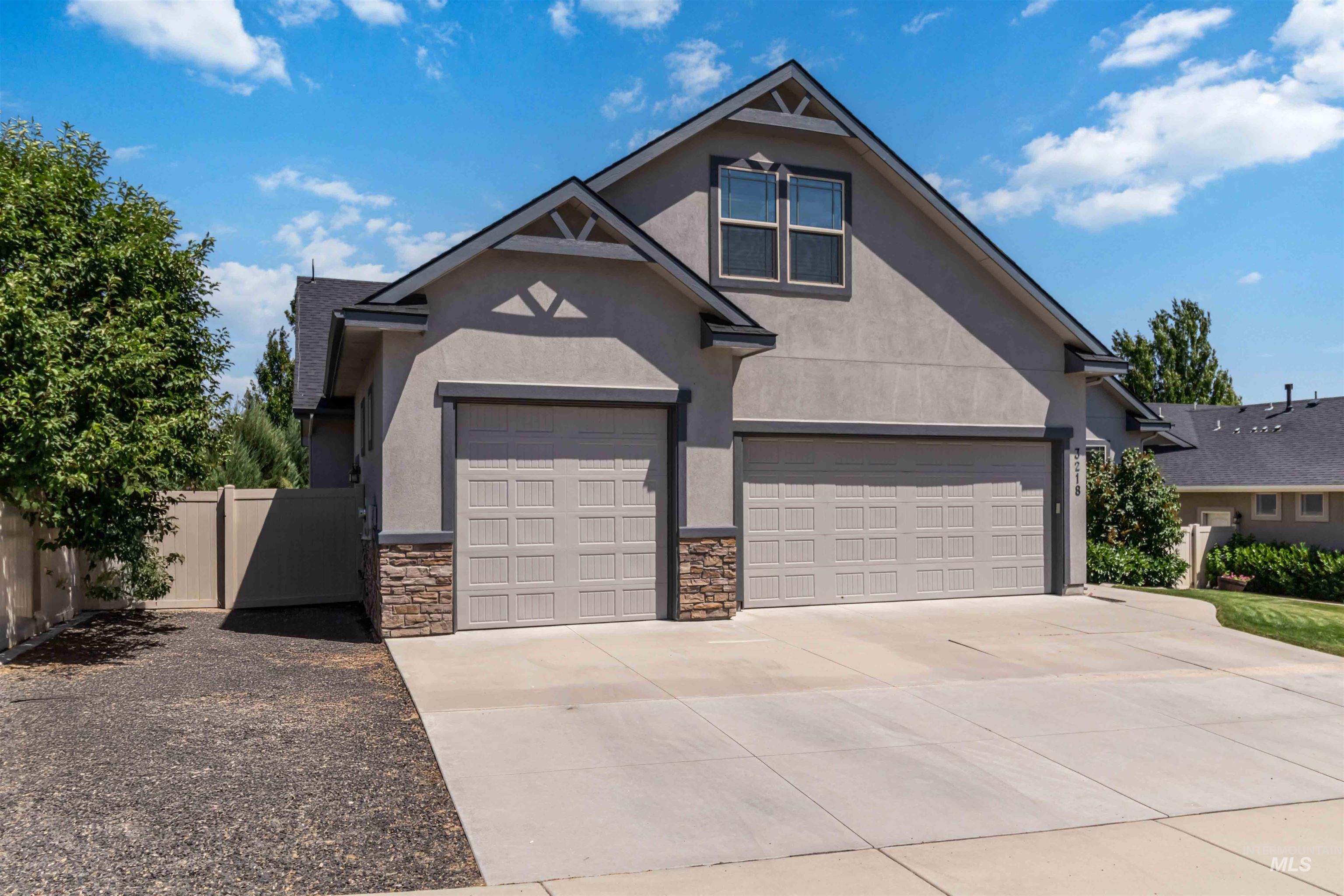 3218 N Cherry Laurel Way, Star, Idaho 83669, 4 Bedrooms, 3 Bathrooms, Residential For Sale, Price $719,900,MLS 98993022