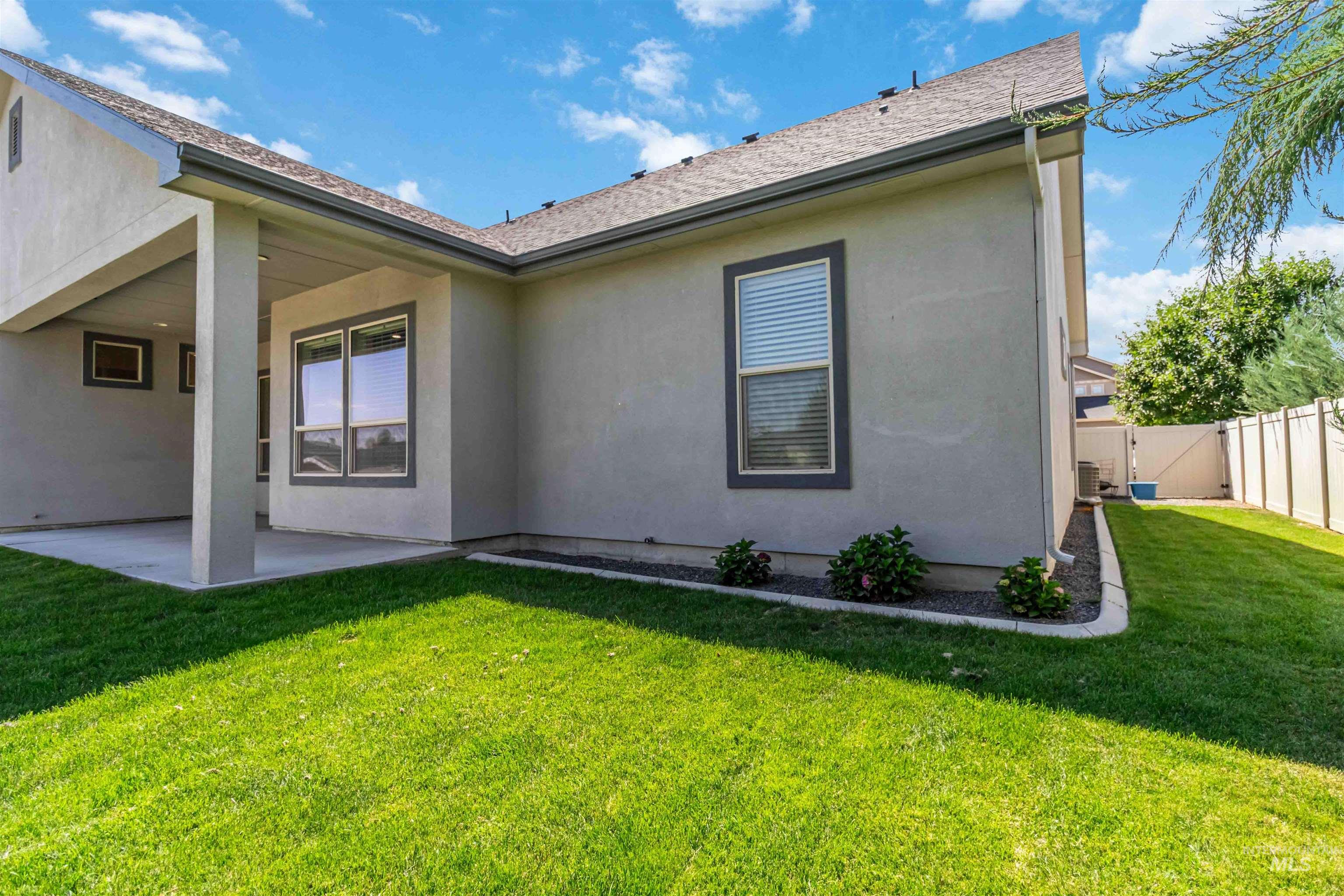 3218 N Cherry Laurel Way, Star, Idaho 83669, 4 Bedrooms, 3 Bathrooms, Residential For Sale, Price $719,900,MLS 98993022