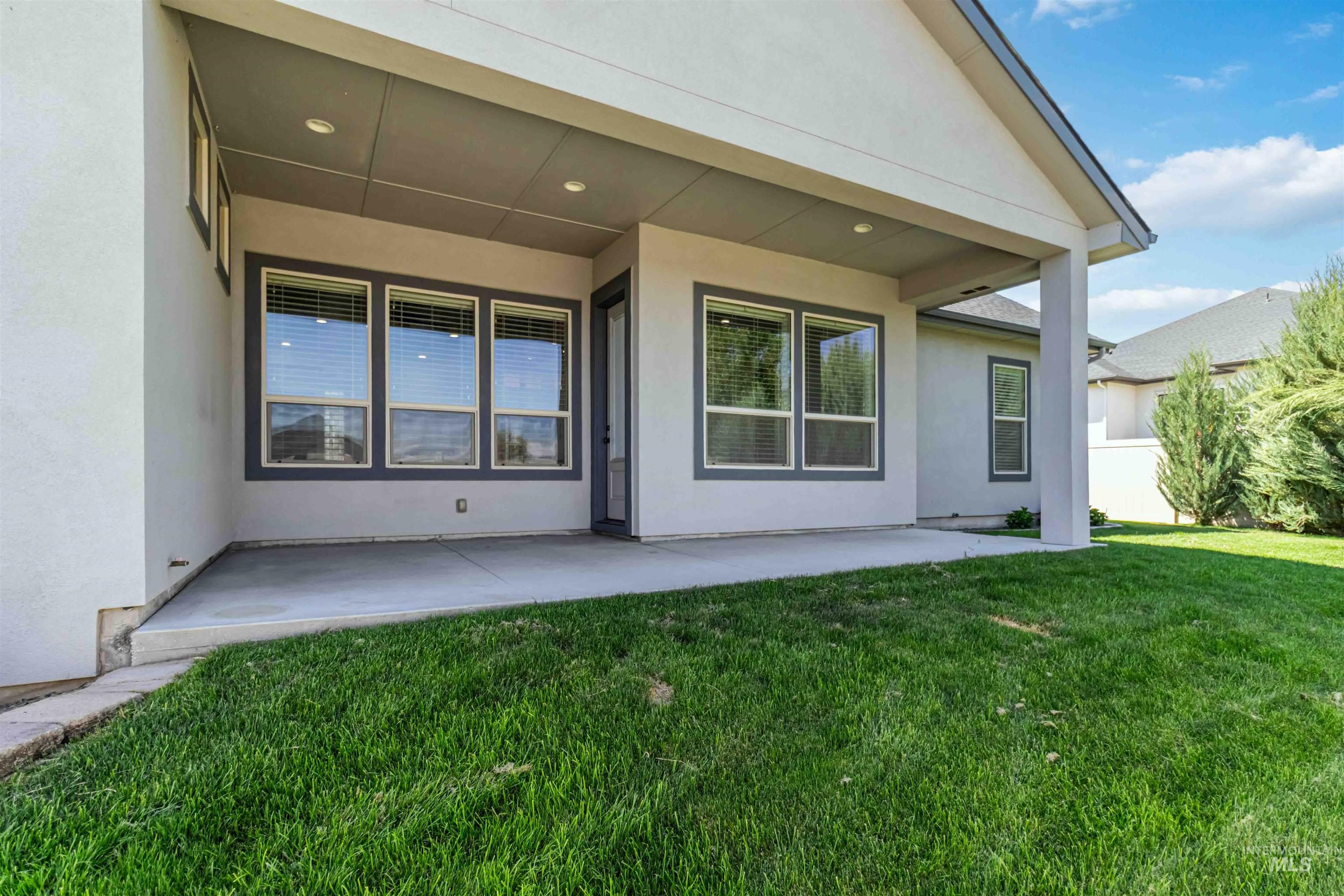3218 N Cherry Laurel Way, Star, Idaho 83669, 4 Bedrooms, 3 Bathrooms, Residential For Sale, Price $719,900,MLS 98993022