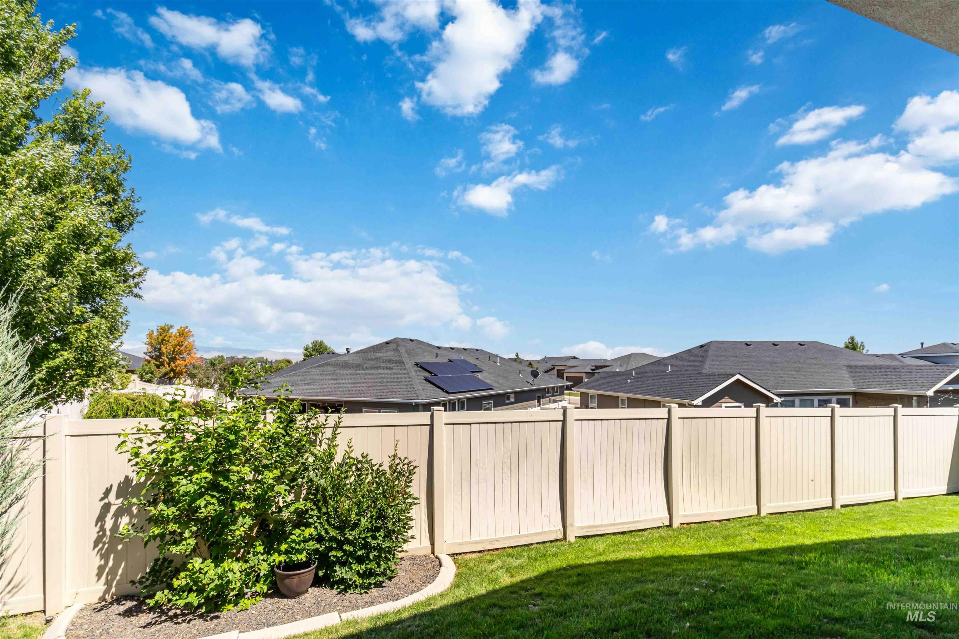 3218 N Cherry Laurel Way, Star, Idaho 83669, 4 Bedrooms, 3 Bathrooms, Residential For Sale, Price $719,900,MLS 98993022