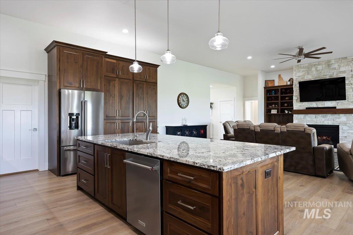 3833 Susan Cir W, Hansen, Idaho 83334-5501, 4 Bedrooms, 3 Bathrooms, Residential For Sale, Price $987,000, 98993023