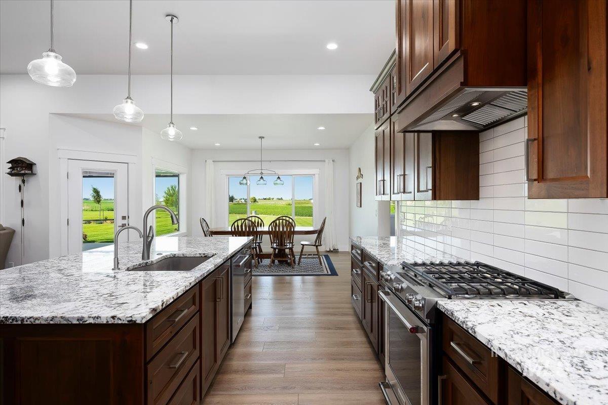 3833 Susan Cir W, Hansen, Idaho 83334-5501, 4 Bedrooms, 3 Bathrooms, Residential For Sale, Price $987,000, 98993023