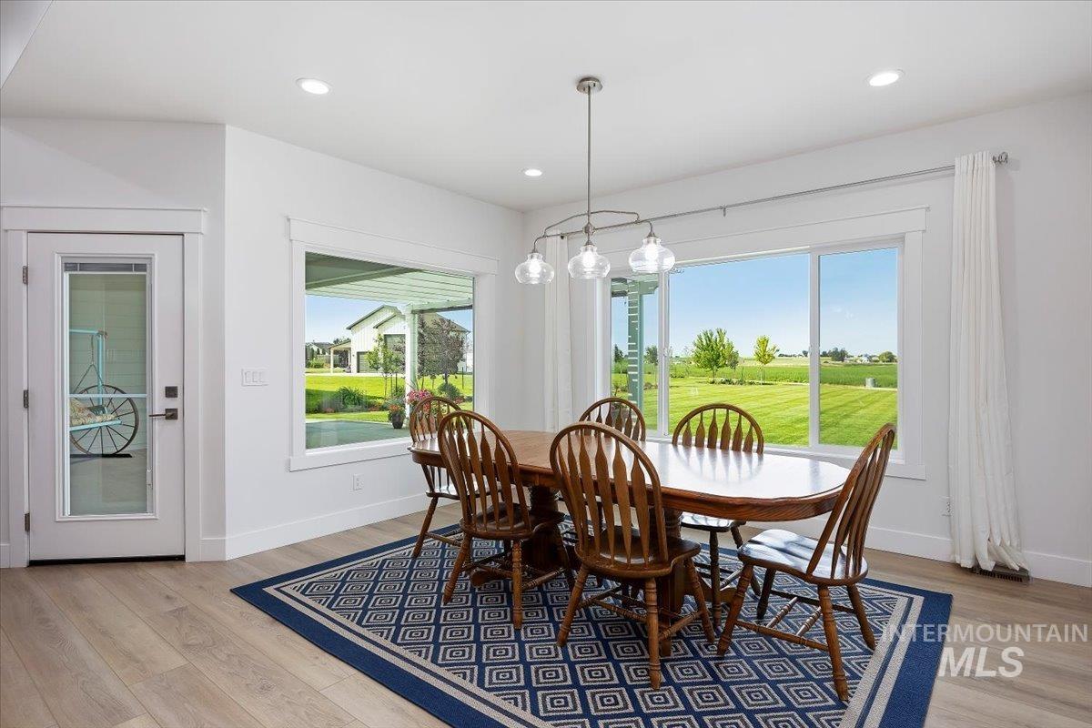 3833 Susan Cir W, Hansen, Idaho 83334-5501, 4 Bedrooms, 3 Bathrooms, Residential For Sale, Price $987,000, 98993023