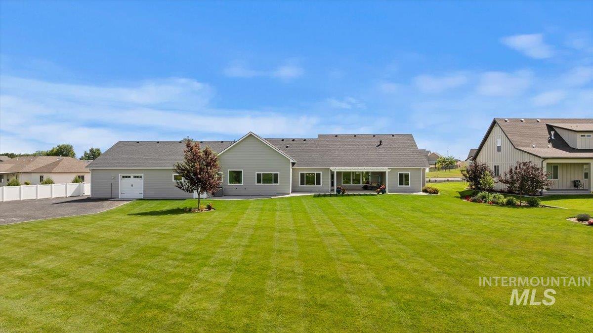 3833 Susan Cir W, Hansen, Idaho 83334-5501, 4 Bedrooms, 3 Bathrooms, Residential For Sale, Price $987,000, 98993023