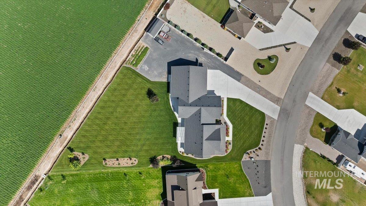 3833 Susan Cir W, Hansen, Idaho 83334-5501, 4 Bedrooms, 3 Bathrooms, Residential For Sale, Price $987,000, 98993023