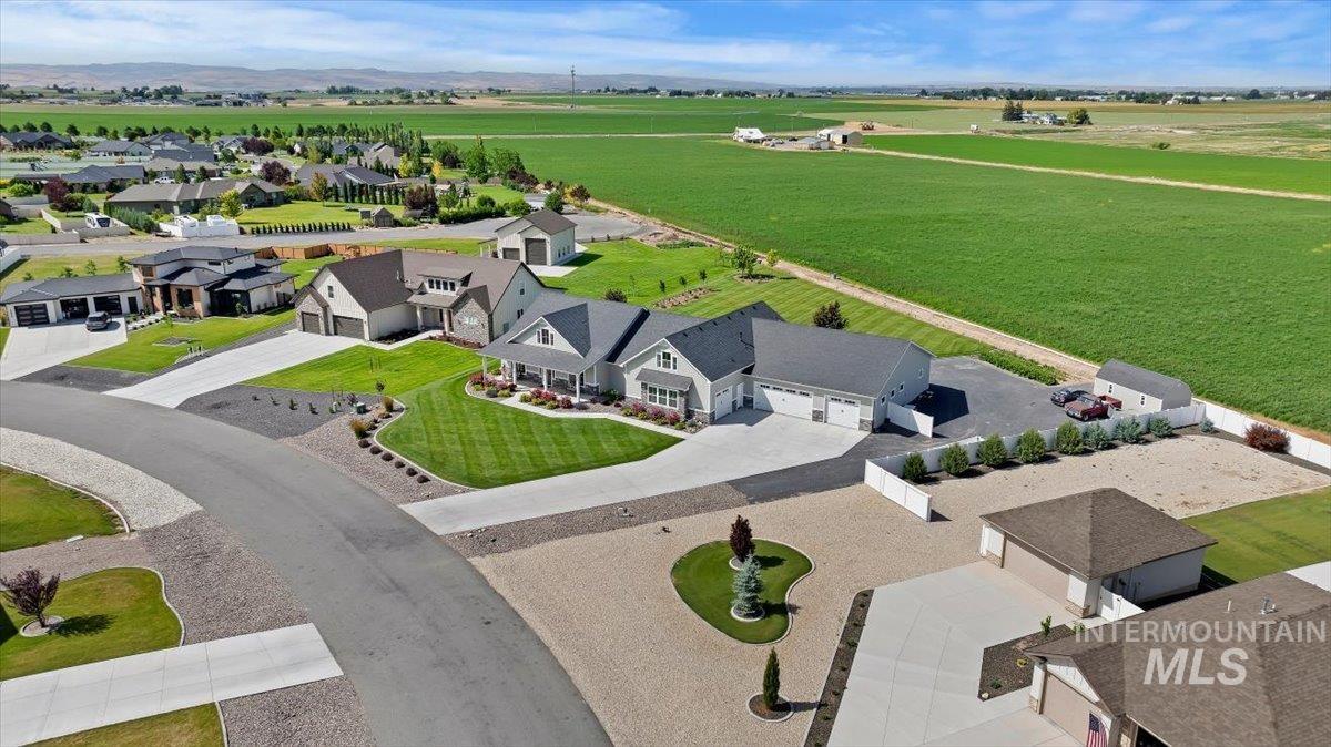 3833 Susan Cir W, Hansen, Idaho 83334-5501, 4 Bedrooms, 3 Bathrooms, Residential For Sale, Price $987,000, 98993023