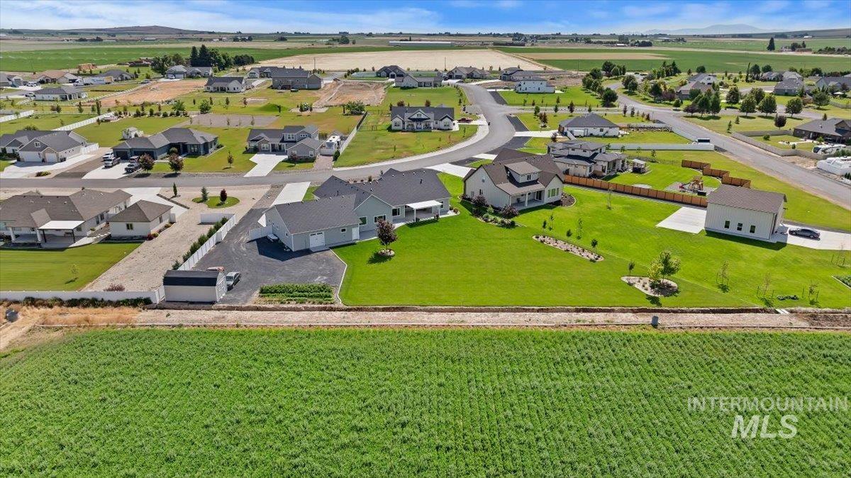 3833 Susan Cir W, Hansen, Idaho 83334-5501, 4 Bedrooms, 3 Bathrooms, Residential For Sale, Price $987,000, 98993023