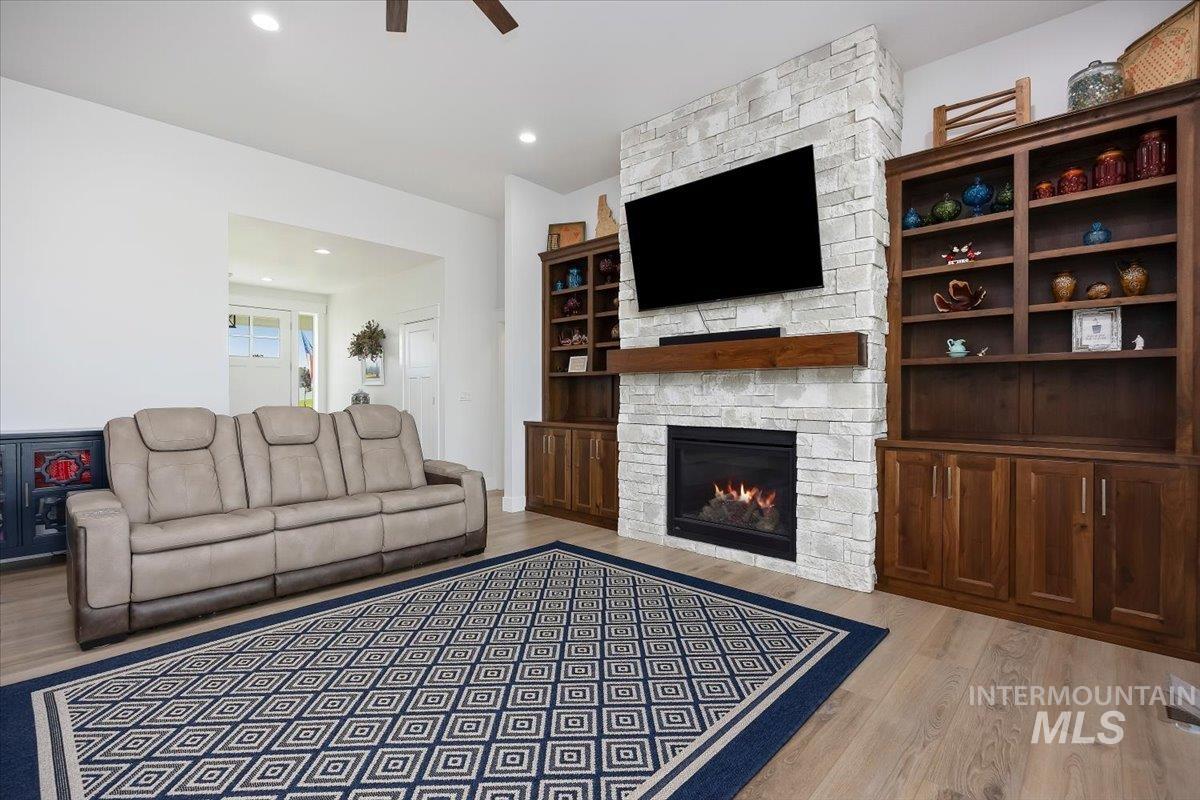 3833 Susan Cir W, Hansen, Idaho 83334-5501, 4 Bedrooms, 3 Bathrooms, Residential For Sale, Price $987,000, 98993023