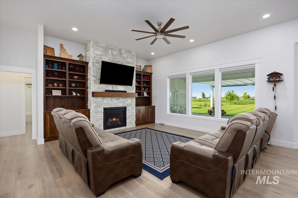 3833 Susan Cir W, Hansen, Idaho 83334-5501, 4 Bedrooms, 3 Bathrooms, Residential For Sale, Price $987,000, 98993023