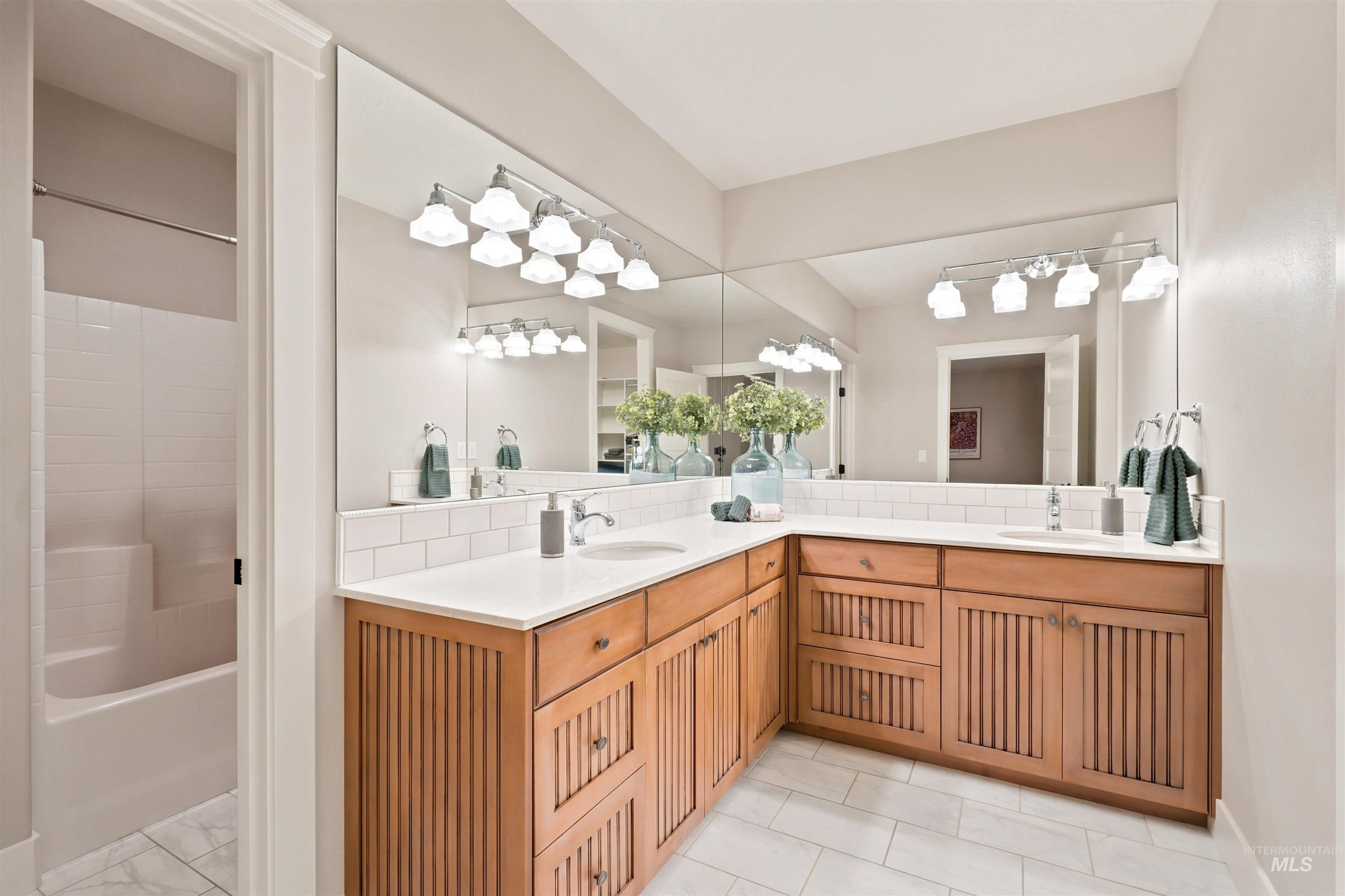 3054 W Caliber Court, Eagle, Idaho 83616, 4 Bedrooms, 4 Bathrooms, Residential For Sale, Price $1,975,000,MLS 98993026