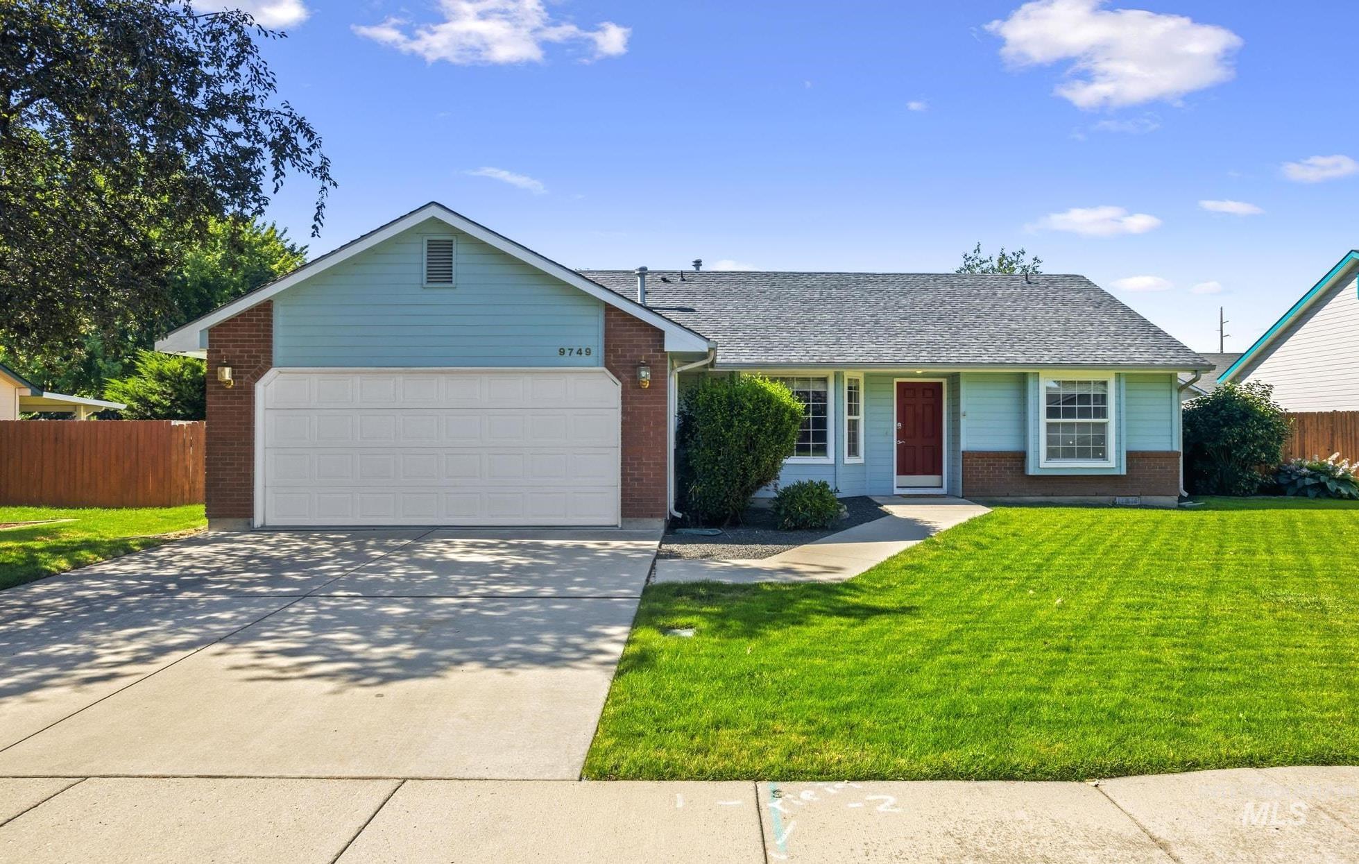 9749 W Toni st, Boise, Idaho 83704, 3 Bedrooms, 2 Bathrooms, Residential For Sale, Price $425,000, 98993027