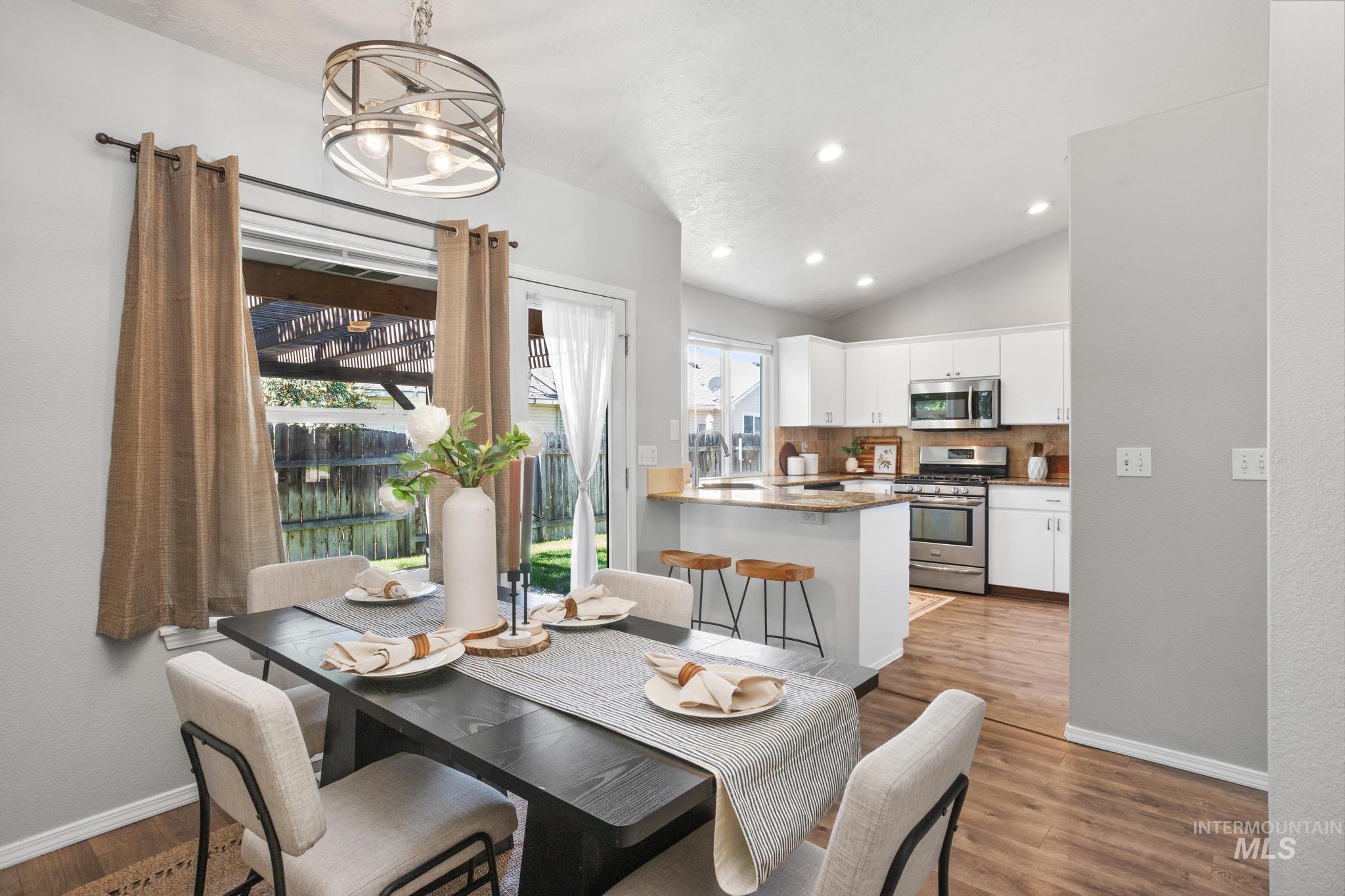 9749 W Toni st, Boise, Idaho 83704, 3 Bedrooms, 2 Bathrooms, Residential For Sale, Price $425,000, 98993027