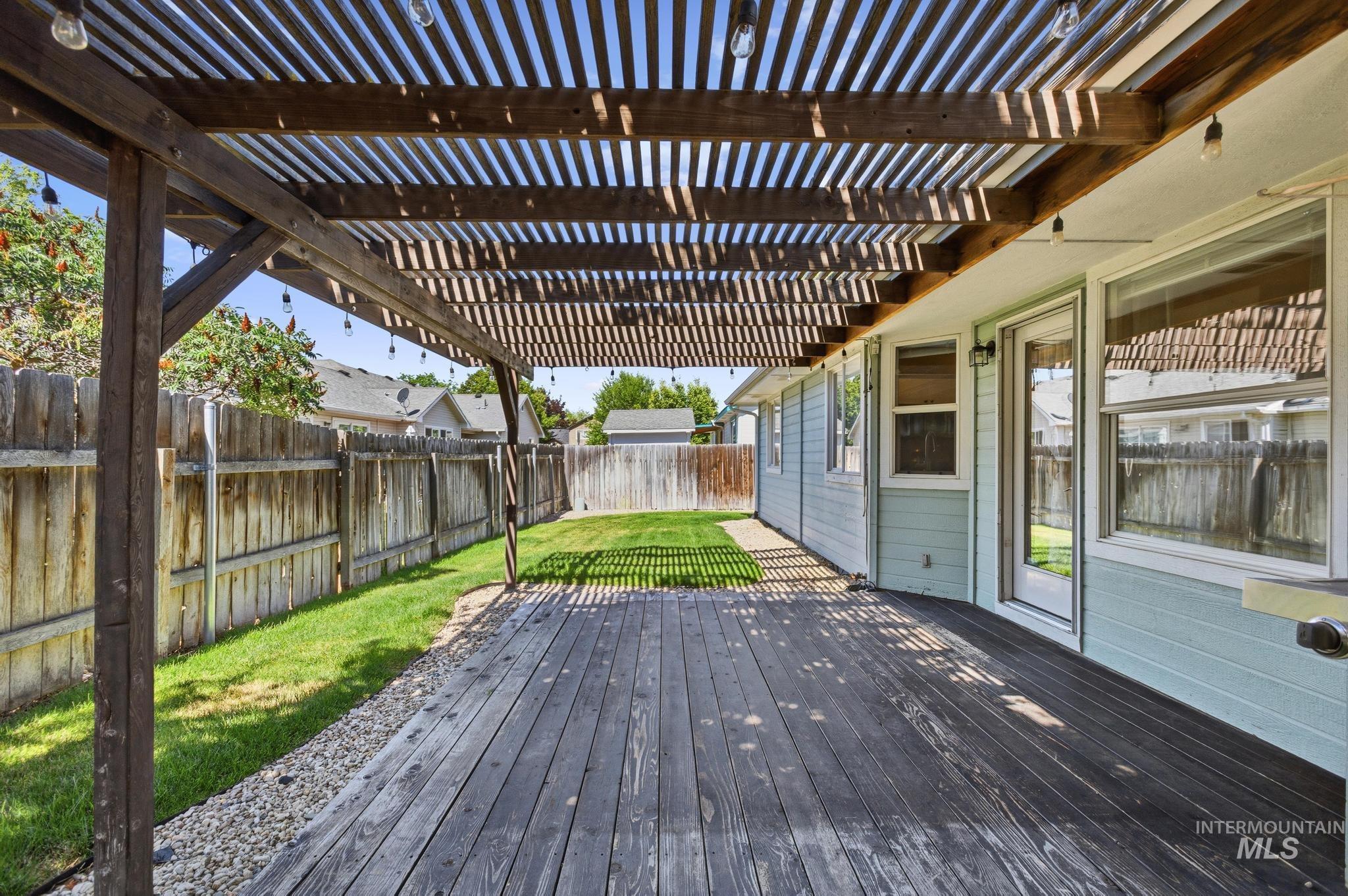 9749 W Toni st, Boise, Idaho 83704, 3 Bedrooms, 2 Bathrooms, Residential For Sale, Price $425,000, 98993027