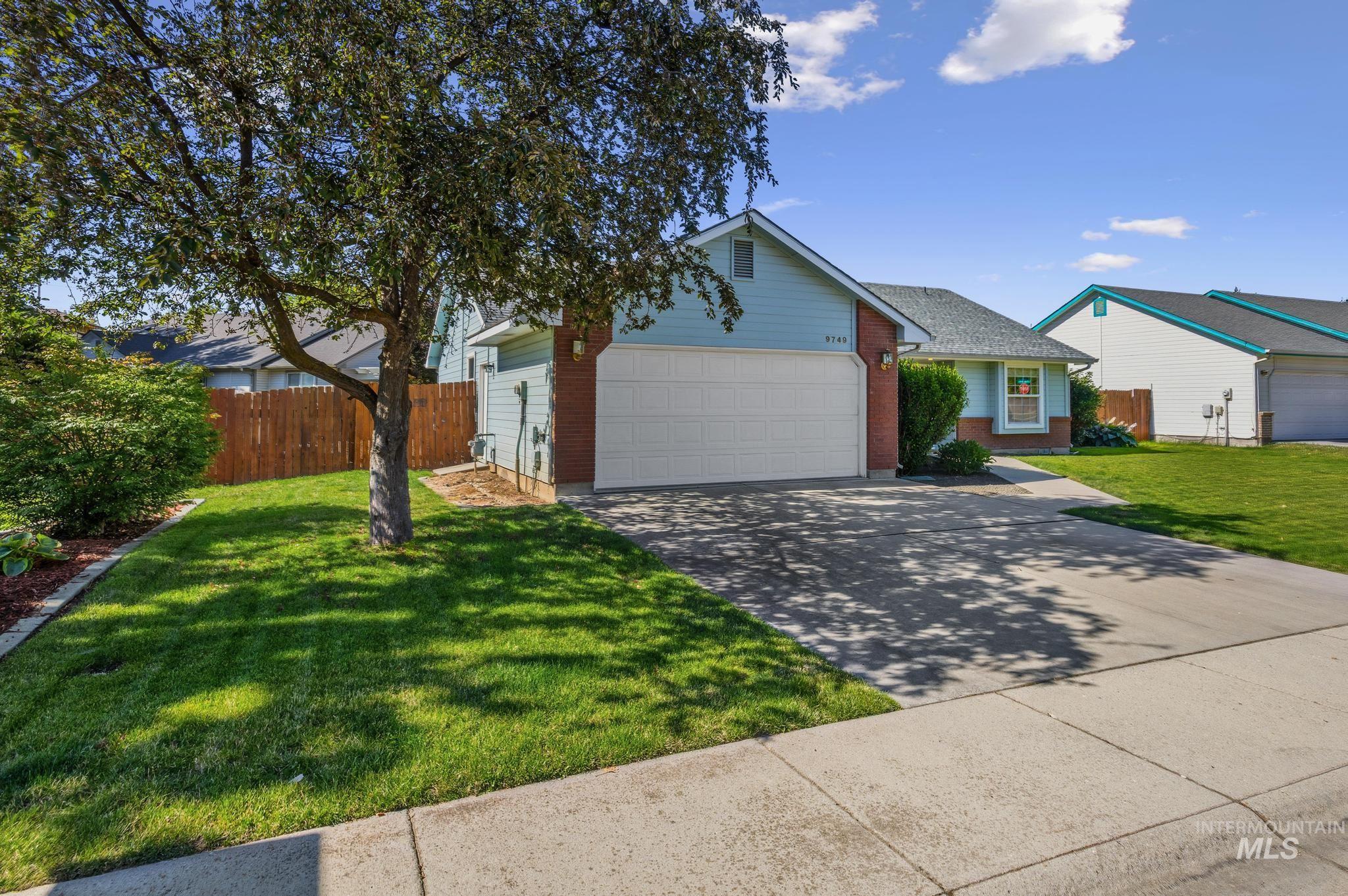 9749 W Toni st, Boise, Idaho 83704, 3 Bedrooms, 2 Bathrooms, Residential For Sale, Price $425,000, 98993027