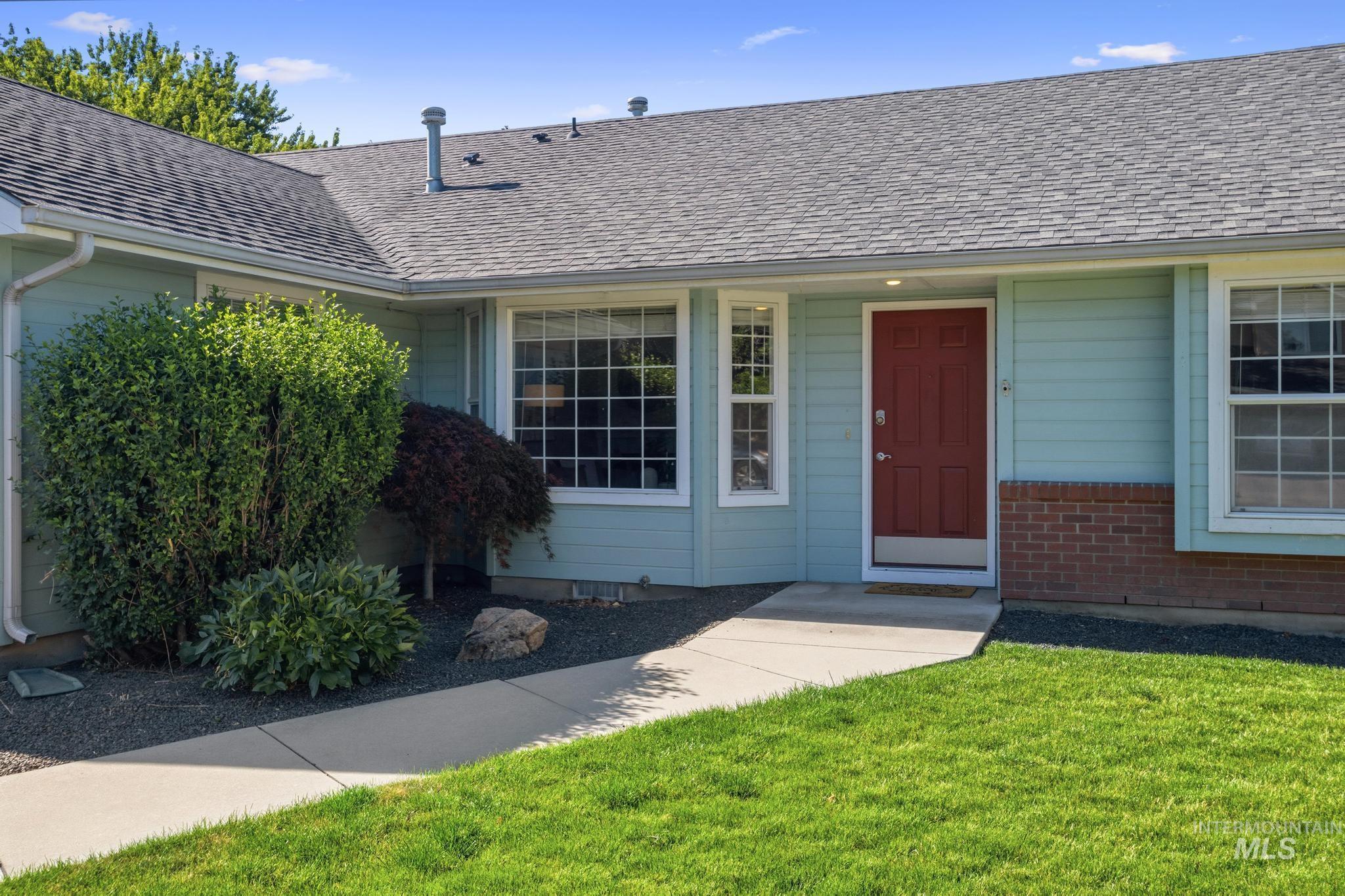 9749 W Toni st, Boise, Idaho 83704, 3 Bedrooms, 2 Bathrooms, Residential For Sale, Price $425,000, 98993027