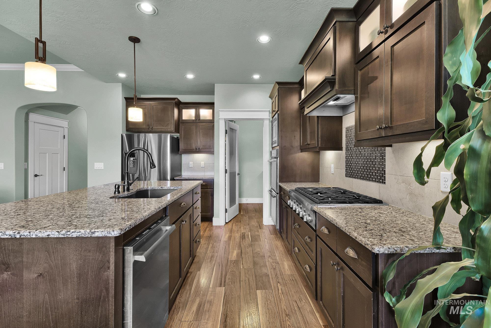 220 S Wildgrass, Star, Idaho 83669, 3 Bedrooms, 2.5 Bathrooms, Residential For Sale, Price $824,980, 98993029