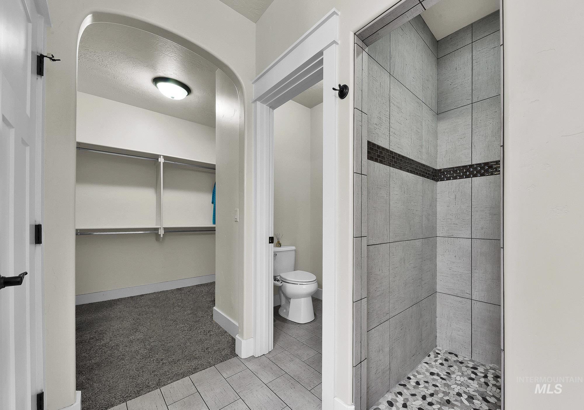 220 S Wildgrass, Star, Idaho 83669, 3 Bedrooms, 2.5 Bathrooms, Residential For Sale, Price $824,980, 98993029
