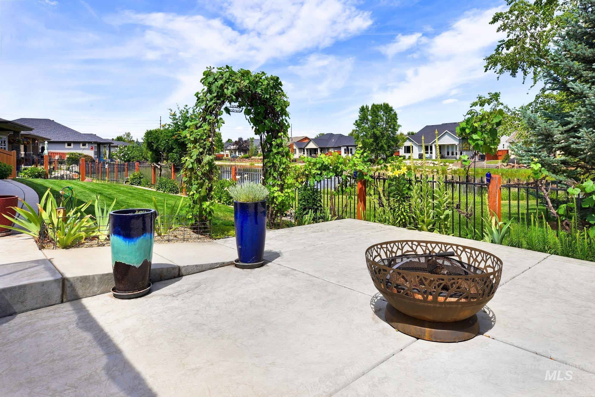 220 S Wildgrass, Star, Idaho 83669, 3 Bedrooms, 2.5 Bathrooms, Residential For Sale, Price $824,980, 98993029