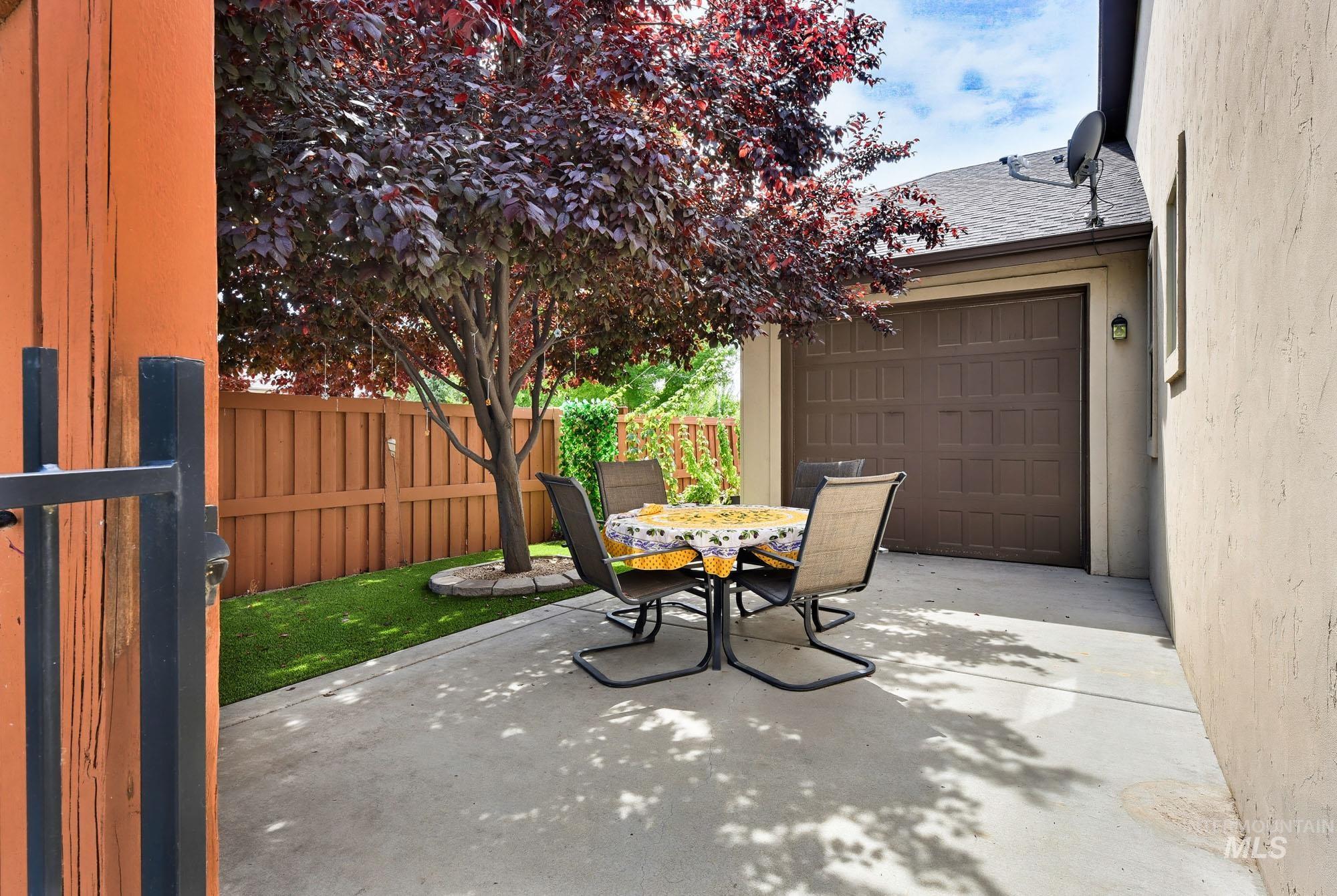 220 S Wildgrass, Star, Idaho 83669, 3 Bedrooms, 2.5 Bathrooms, Residential For Sale, Price $824,980, 98993029