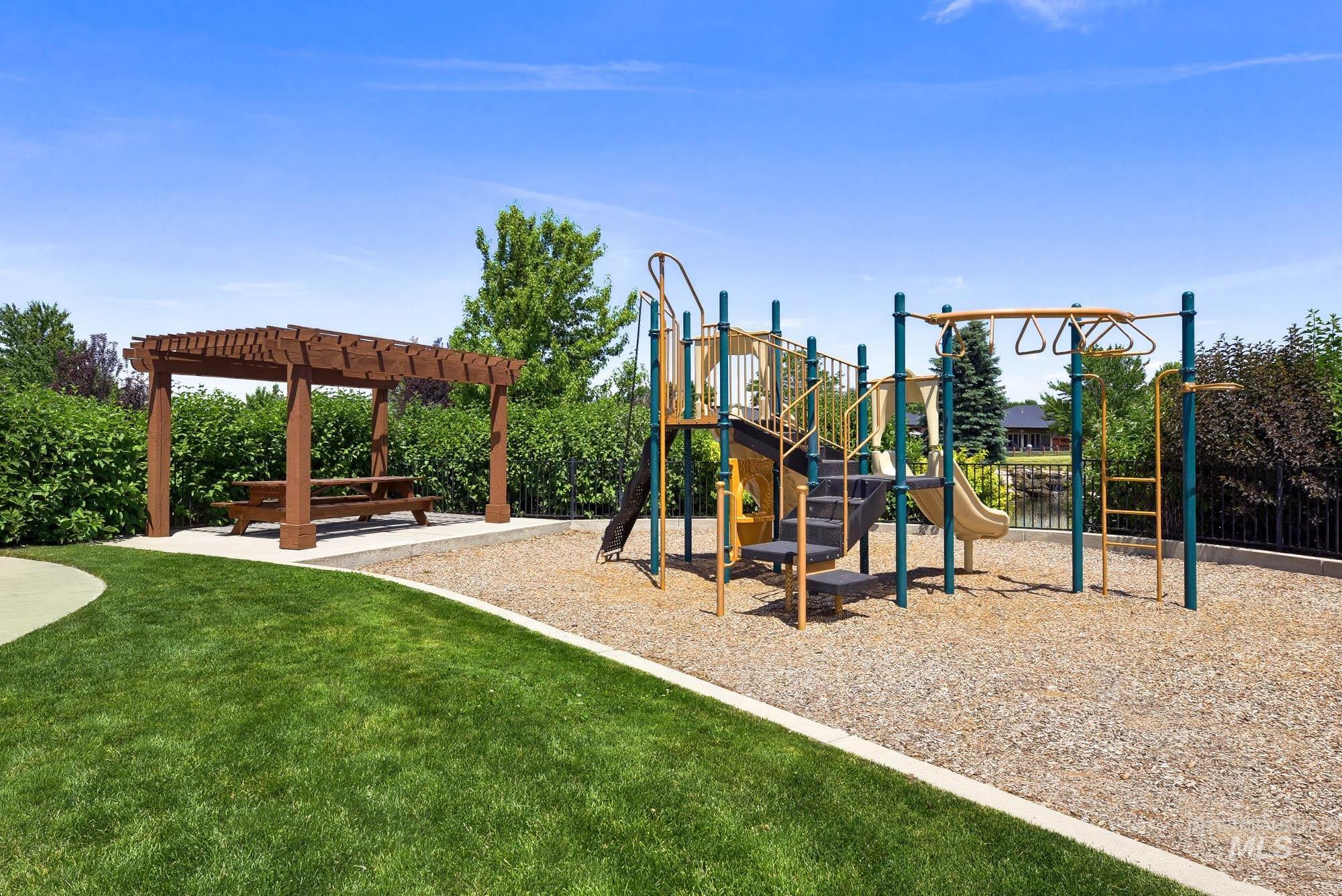 220 S Wildgrass, Star, Idaho 83669, 3 Bedrooms, 2.5 Bathrooms, Residential For Sale, Price $824,980, 98993029