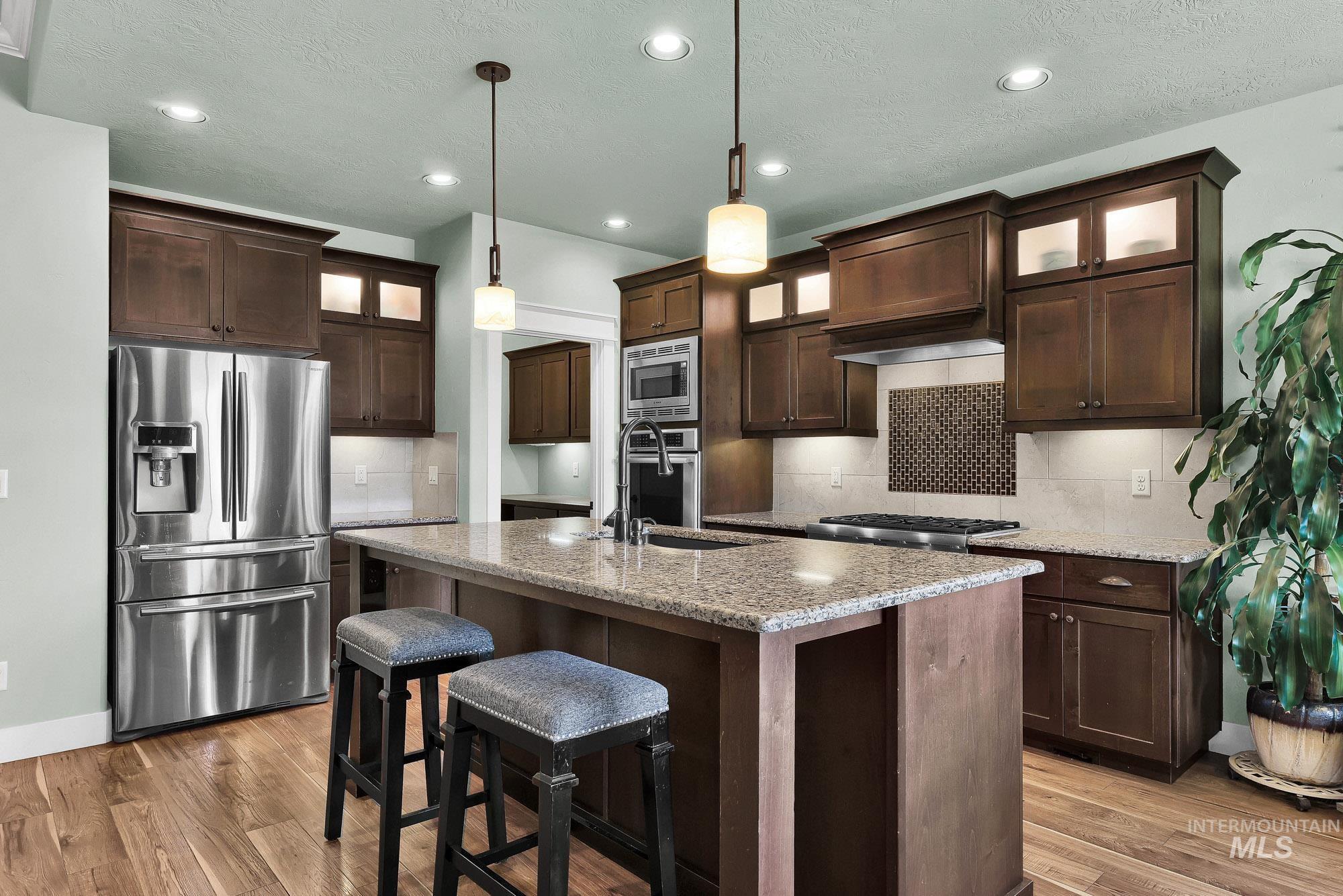 220 S Wildgrass, Star, Idaho 83669, 3 Bedrooms, 2.5 Bathrooms, Residential For Sale, Price $824,980, 98993029