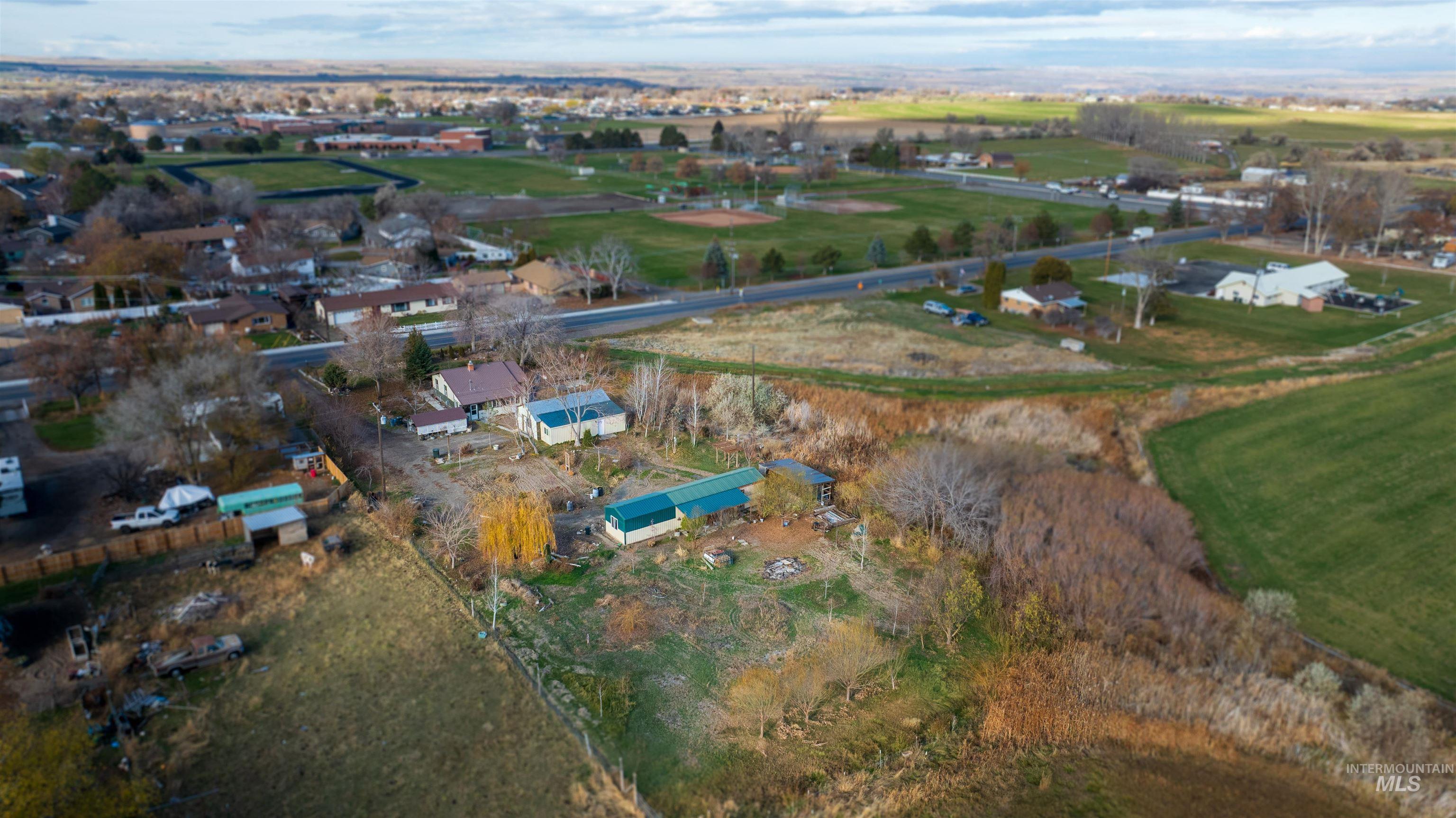 408 clear lakes, Buhl, Idaho 83316-0000, 3 Bedrooms, 1 Bathroom, Residential For Sale, Price $365,000,MLS 98993030