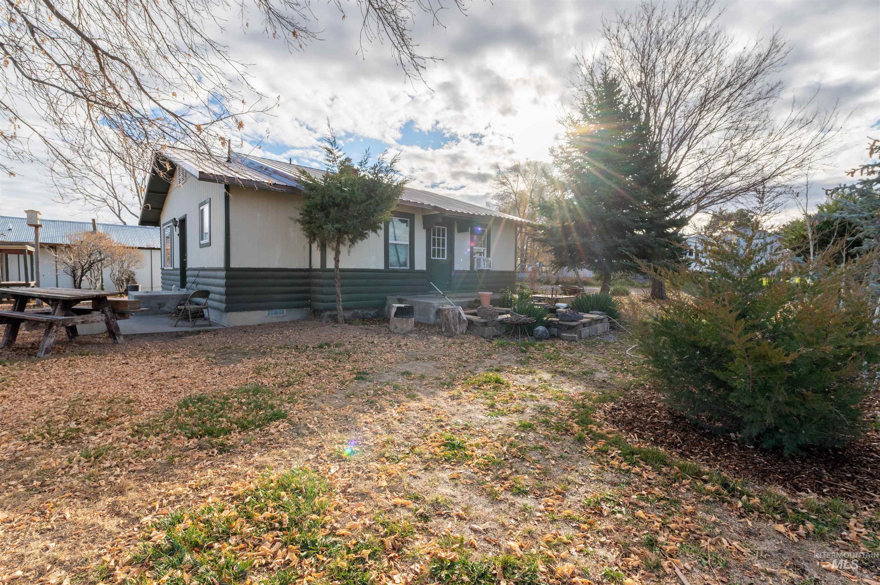 408 clear lakes, Buhl, Idaho 83316-0000, 3 Bedrooms, 1 Bathroom, Residential For Sale, Price $365,000,MLS 98993030