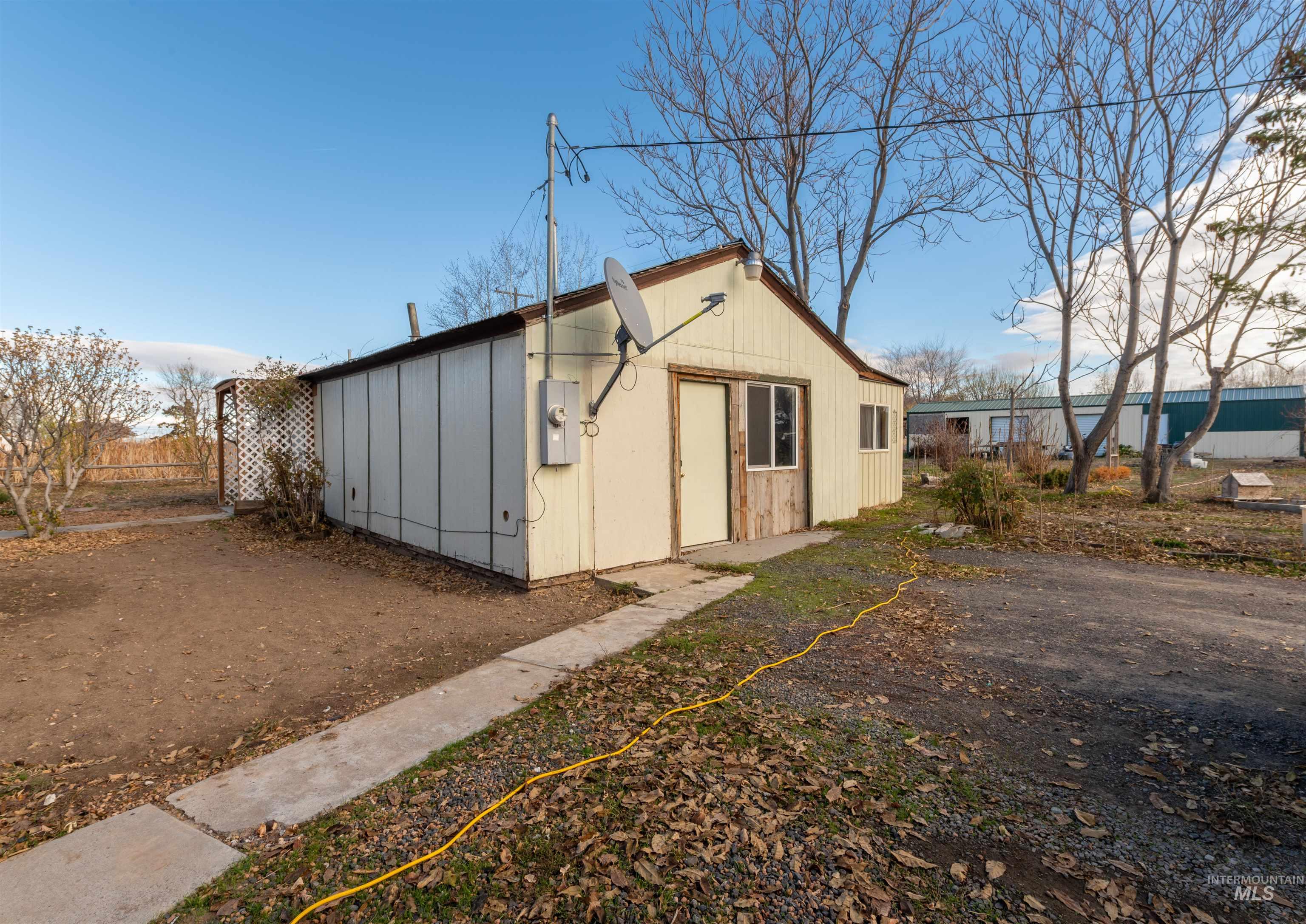 408 clear lakes, Buhl, Idaho 83316-0000, 3 Bedrooms, 1 Bathroom, Residential For Sale, Price $365,000,MLS 98993030