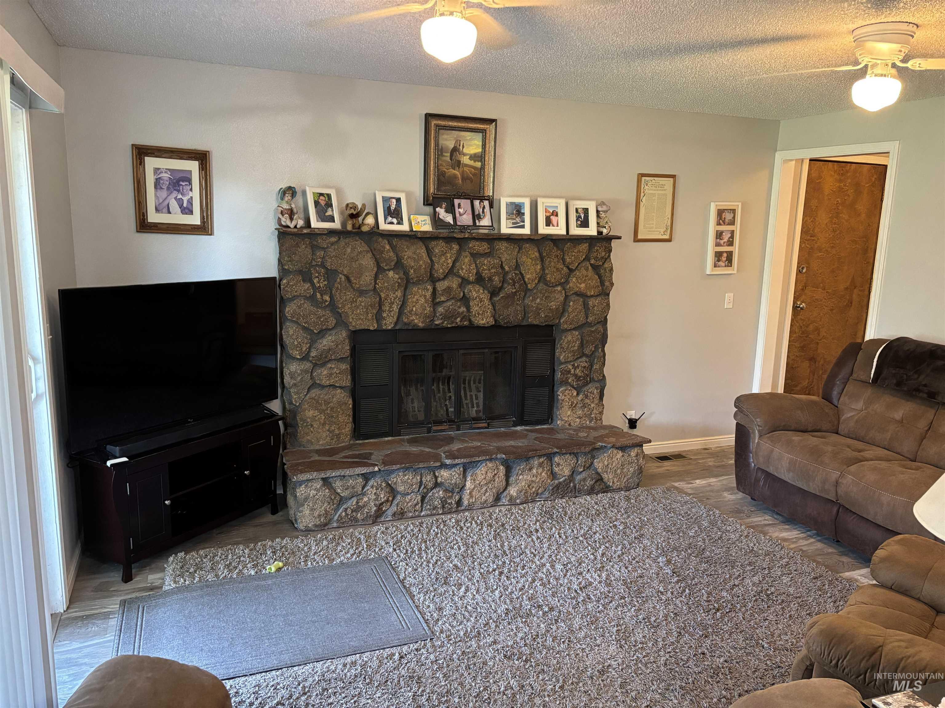 1135 S Haskett, Mountain Home, Idaho 83647, 3 Bedrooms, 2.5 Bathrooms, Residential For Sale, Price $359,900,MLS 98993031