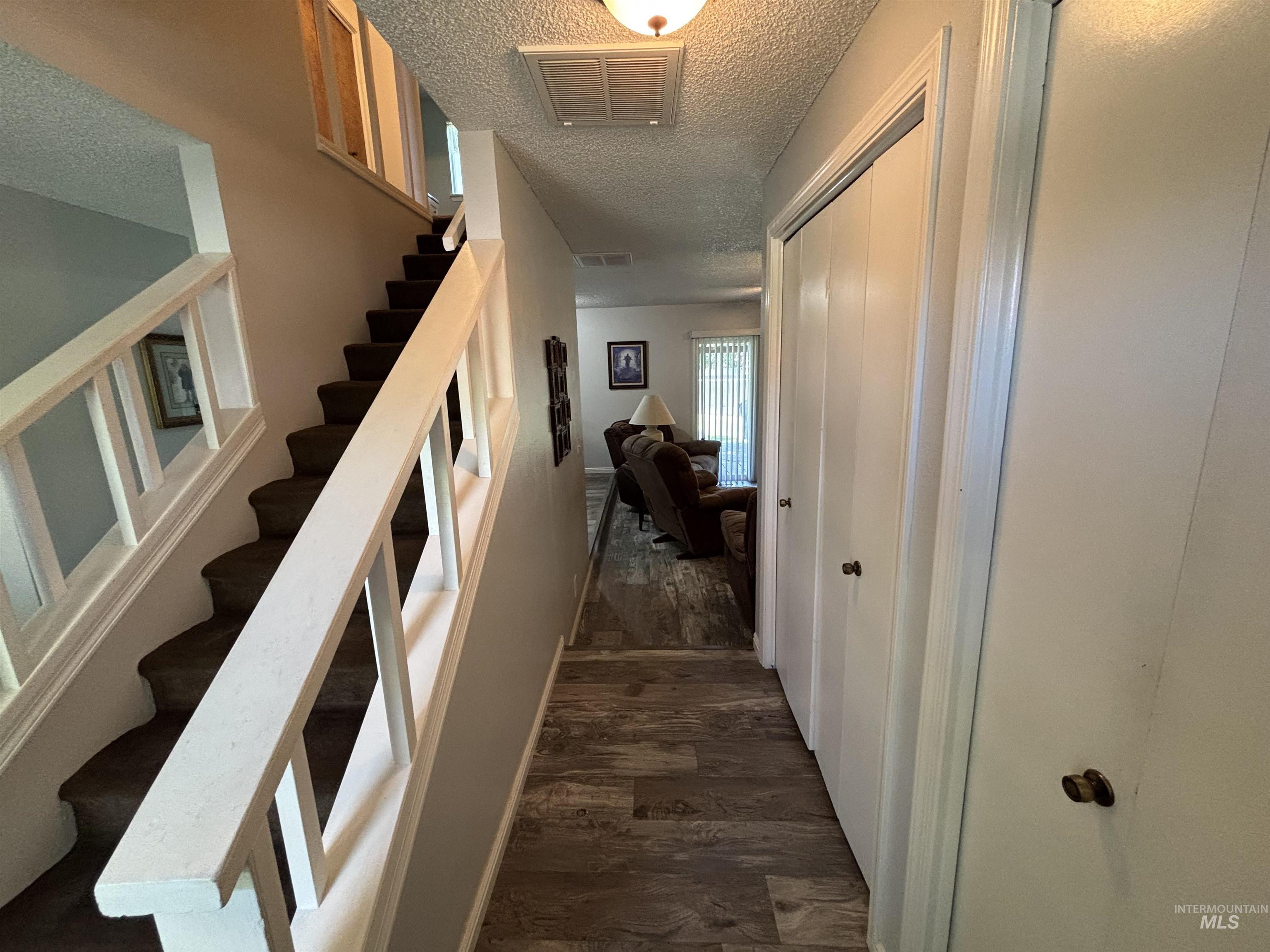 1135 S Haskett, Mountain Home, Idaho 83647, 3 Bedrooms, 2.5 Bathrooms, Residential For Sale, Price $359,900,MLS 98993031
