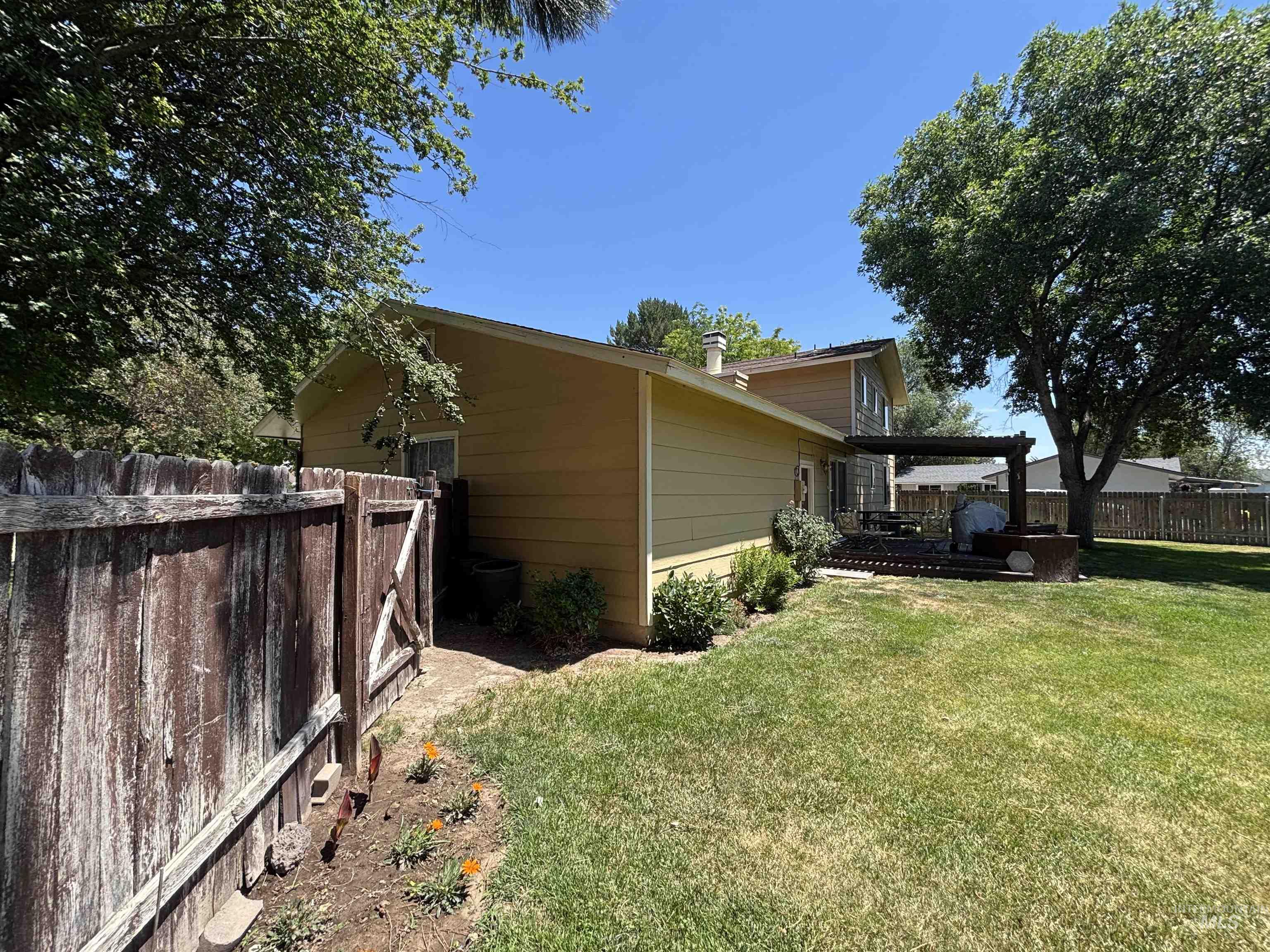 1135 S Haskett, Mountain Home, Idaho 83647, 3 Bedrooms, 2.5 Bathrooms, Residential For Sale, Price $359,900,MLS 98993031