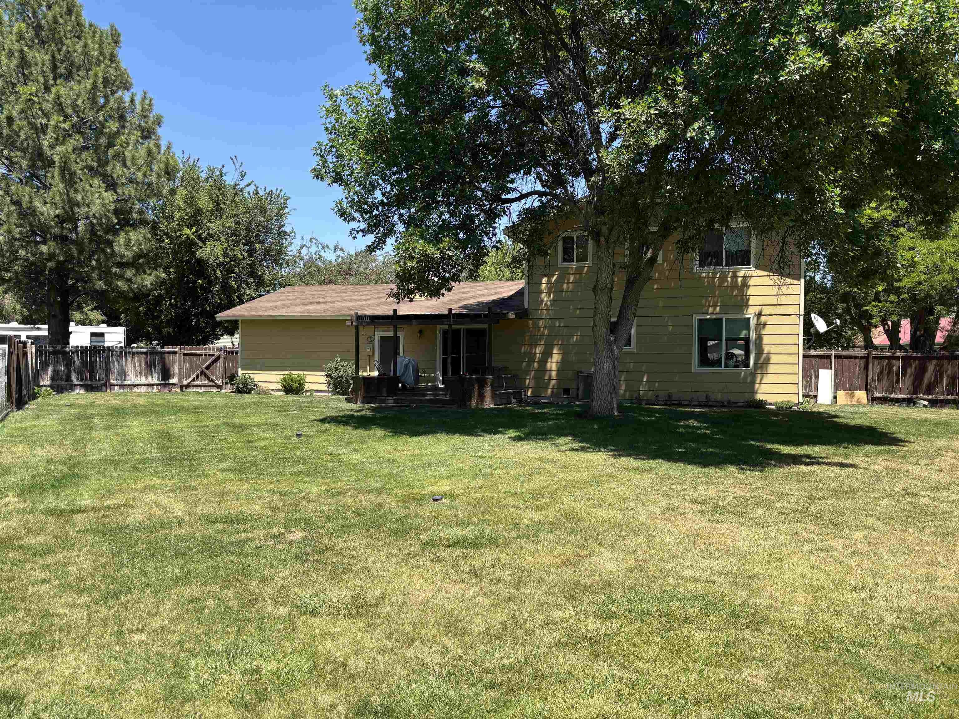 1135 S Haskett, Mountain Home, Idaho 83647, 3 Bedrooms, 2.5 Bathrooms, Residential For Sale, Price $359,900,MLS 98993031
