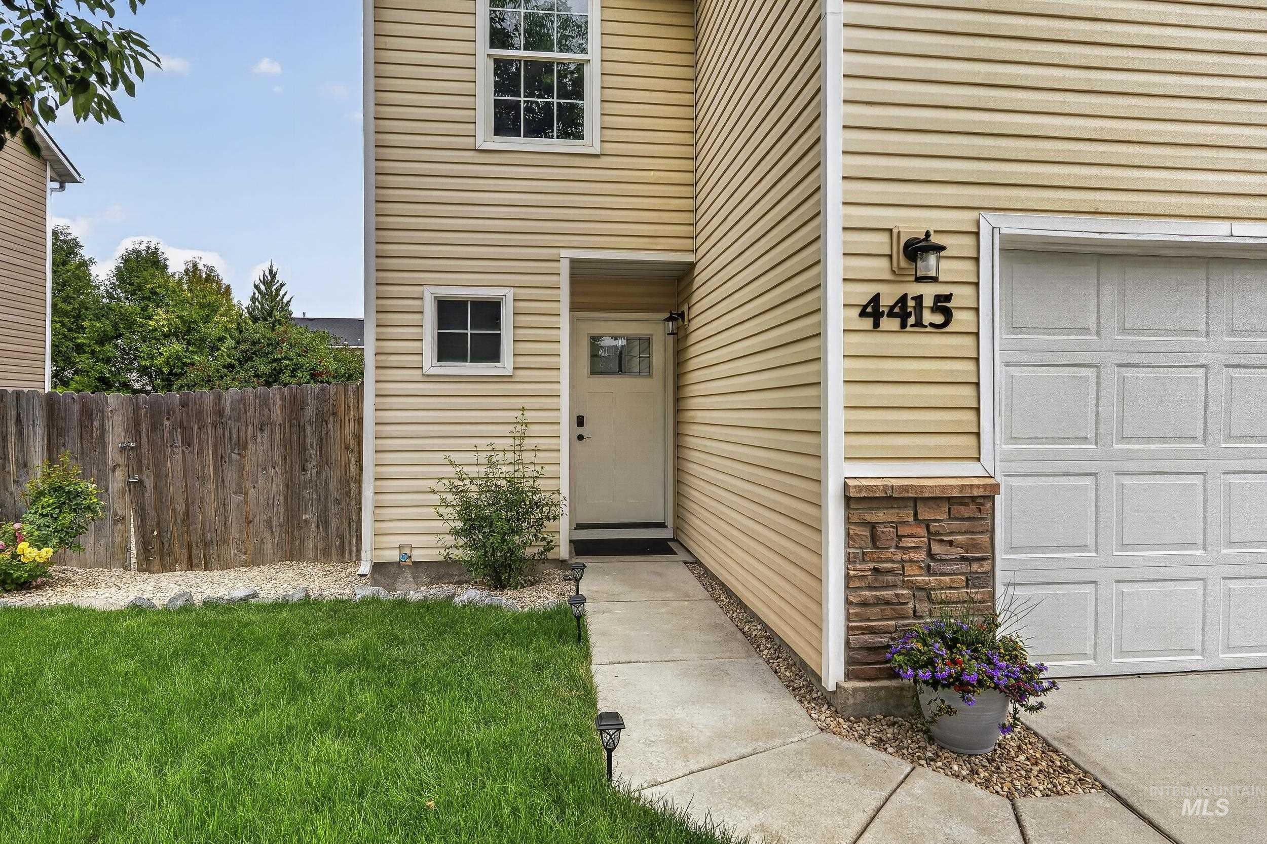 4415 Duke St, Caldwell, Idaho 83607, 3 Bedrooms, 2.5 Bathrooms, Residential For Sale, Price $384,000,MLS 98993032