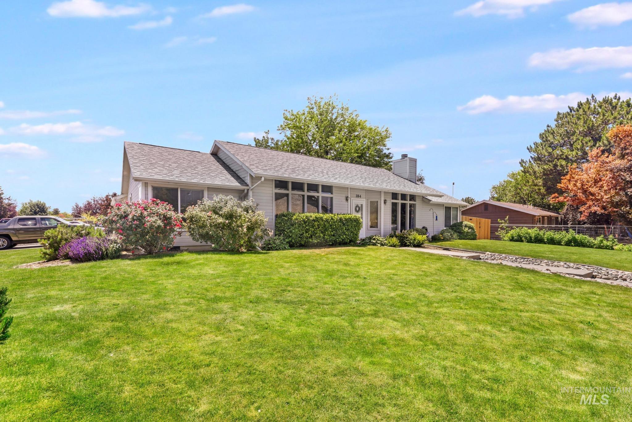 184 University Dr., Twin Falls, Idaho 83301, 3 Bedrooms, 2 Bathrooms, Residential For Sale, Price $390,000,MLS 98993033