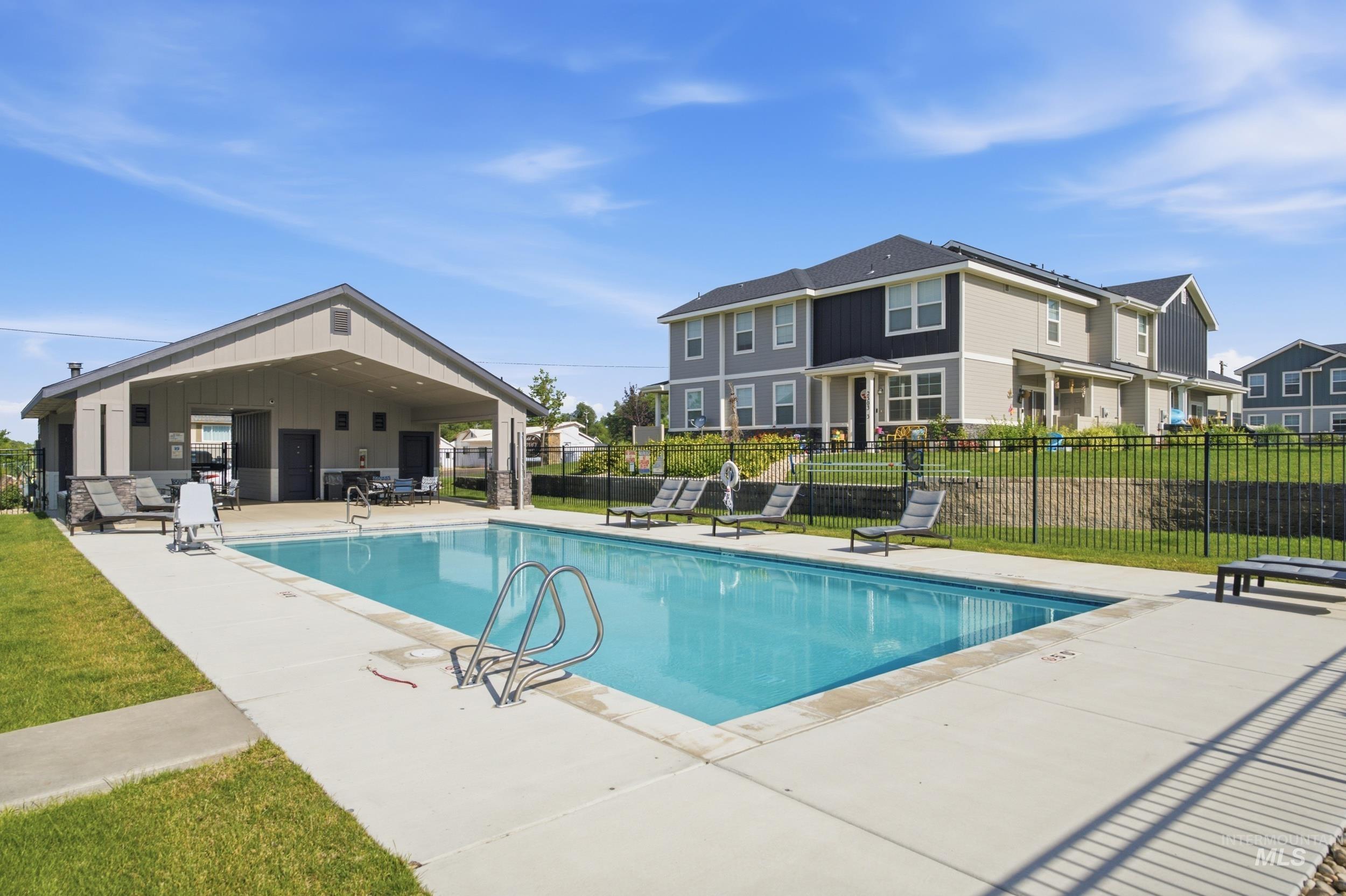 2330 E Spice Loop, Nampa, Idaho 83687, 3 Bedrooms, 3 Bathrooms, Residential For Sale, Price $340,000,MLS 98993035